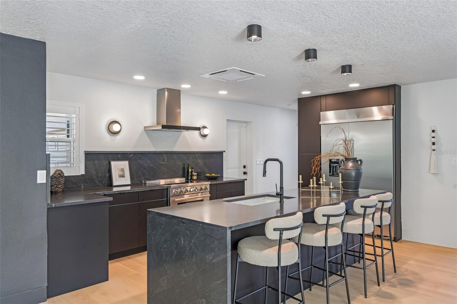 Image 5 of 43 For 861 Rafael Boulevard Ne