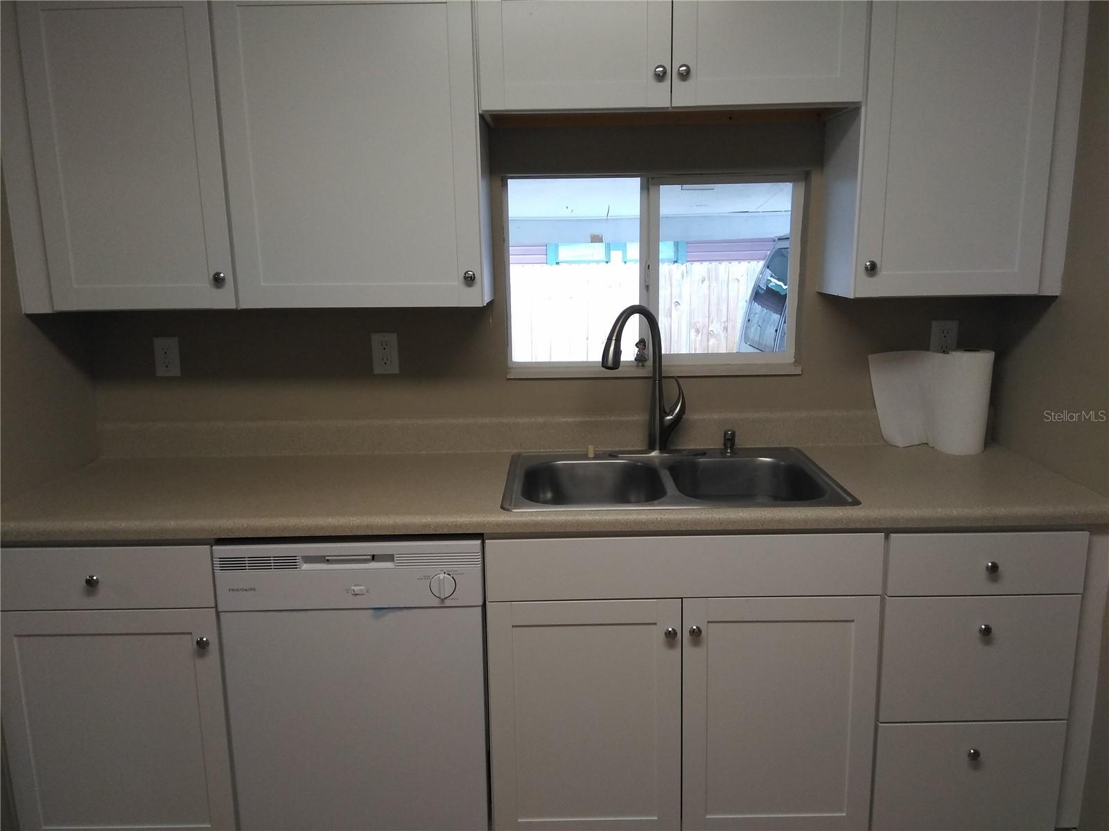 Image 10 of 38 For 910 9th Avenue Sw