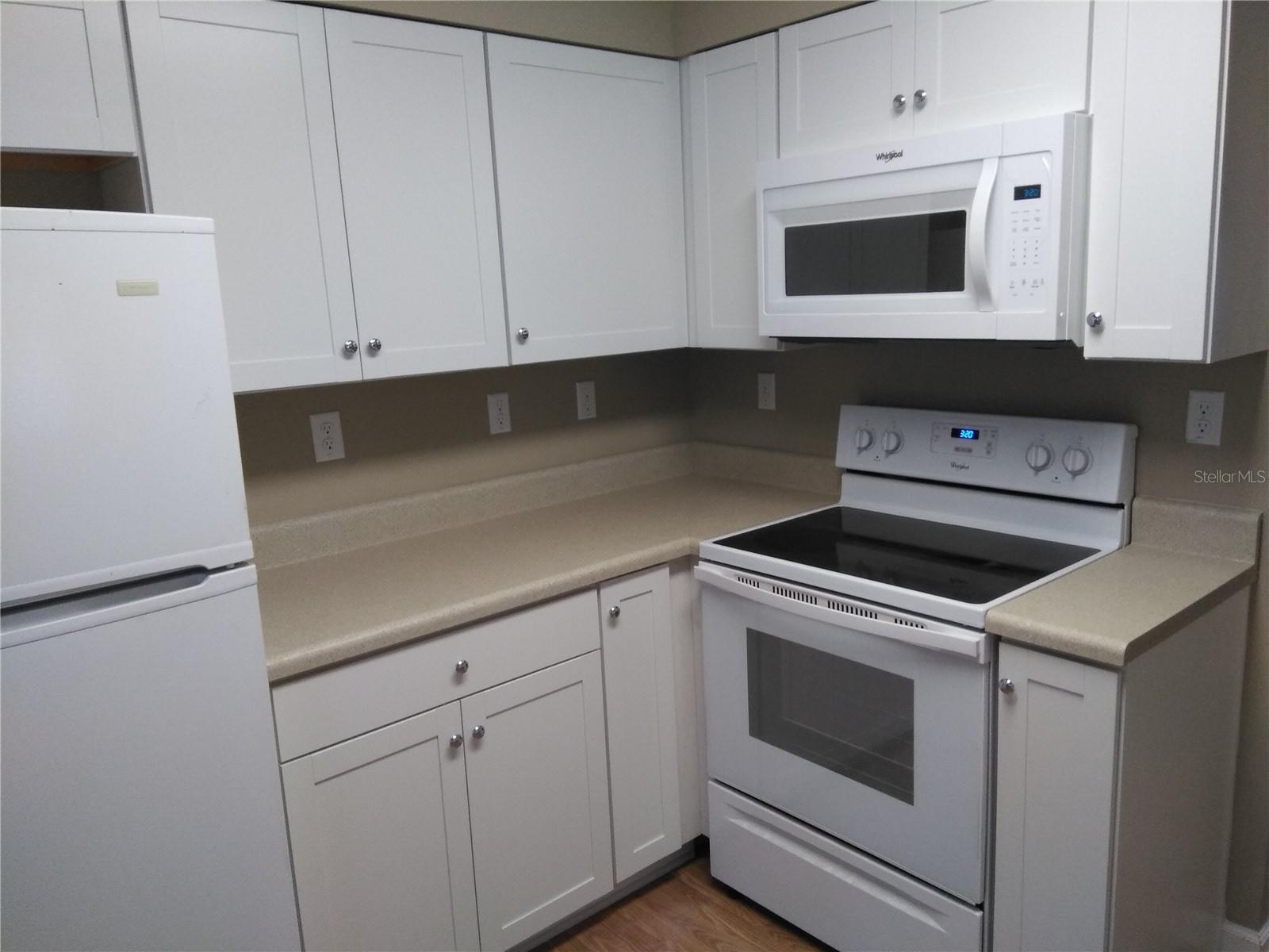 Image 12 of 38 For 910 9th Avenue Sw