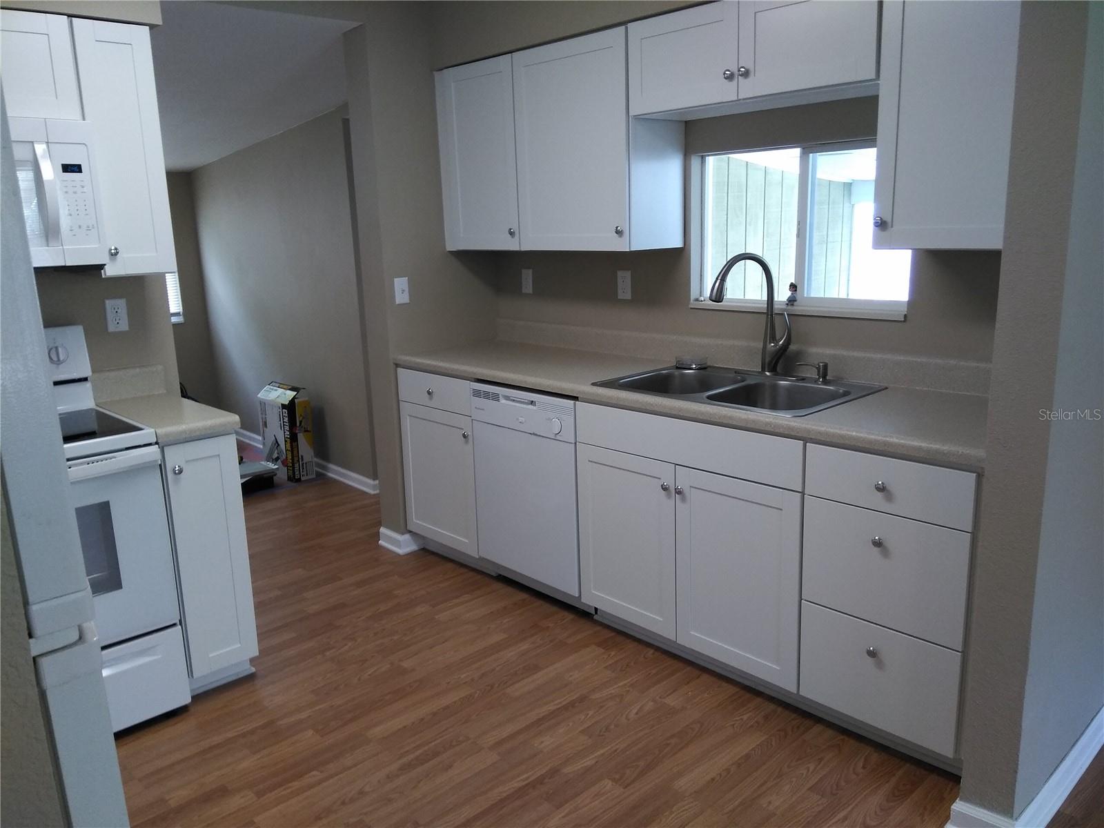 Image 13 of 38 For 910 9th Avenue Sw