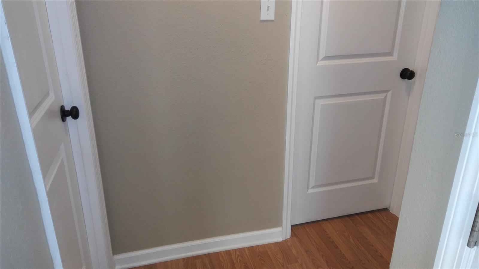 Image 17 of 38 For 910 9th Avenue Sw