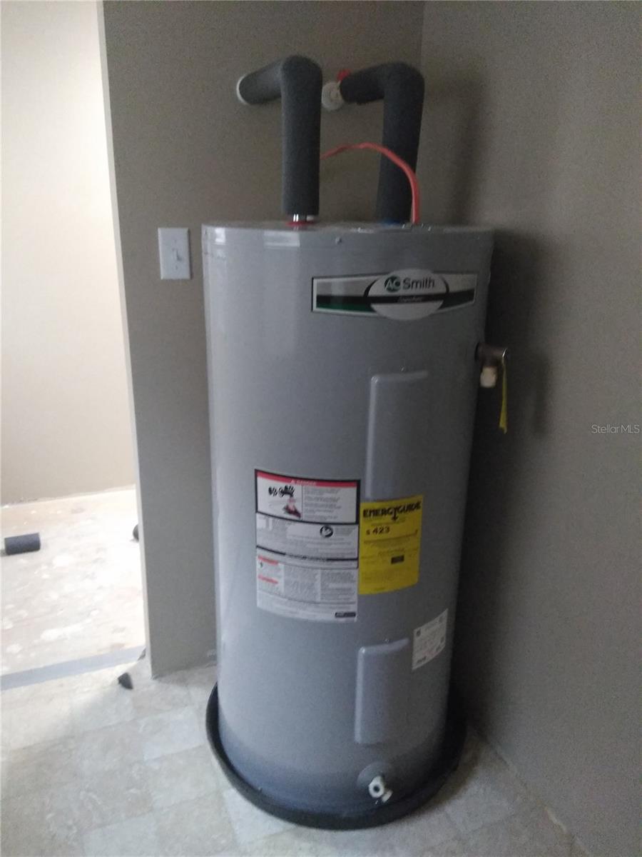 Image 20 of 38 For 910 9th Avenue Sw