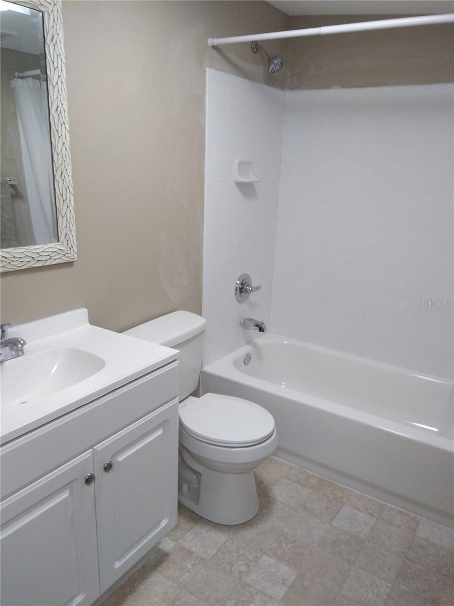 Image 21 of 38 For 910 9th Avenue Sw