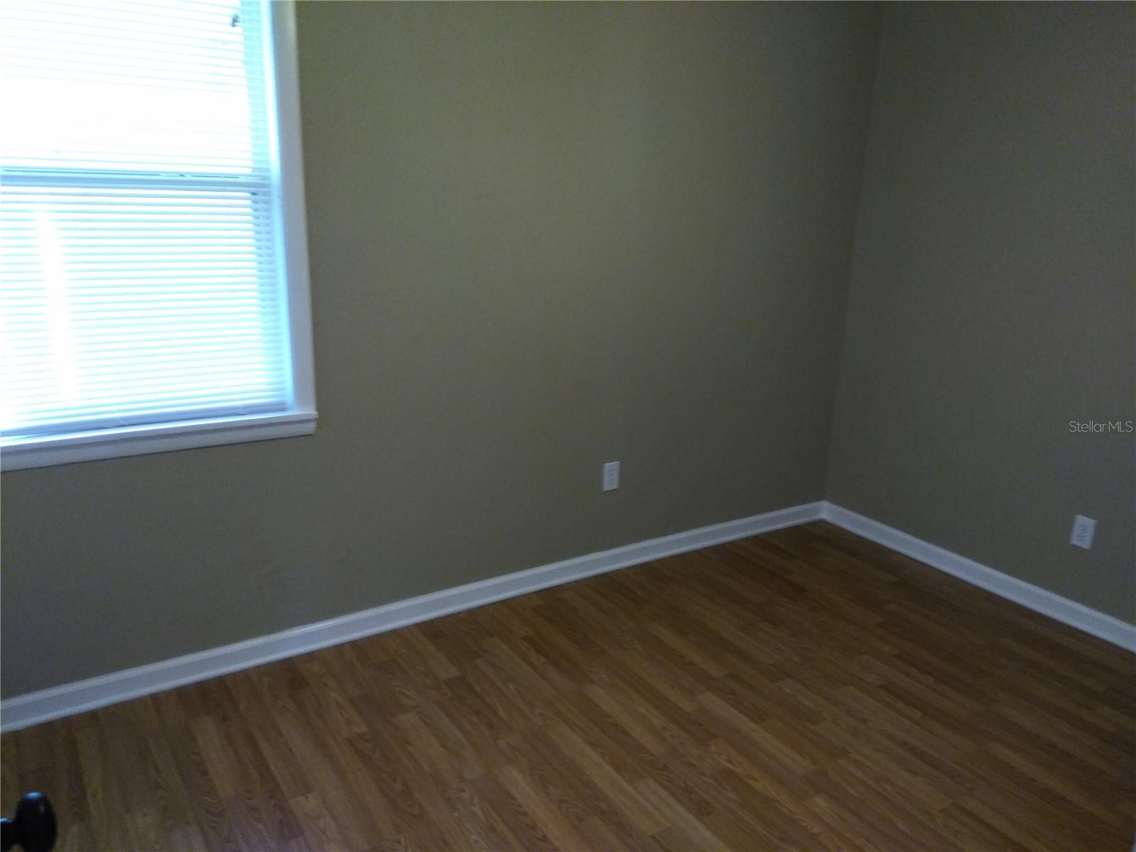 Image 23 of 38 For 910 9th Avenue Sw