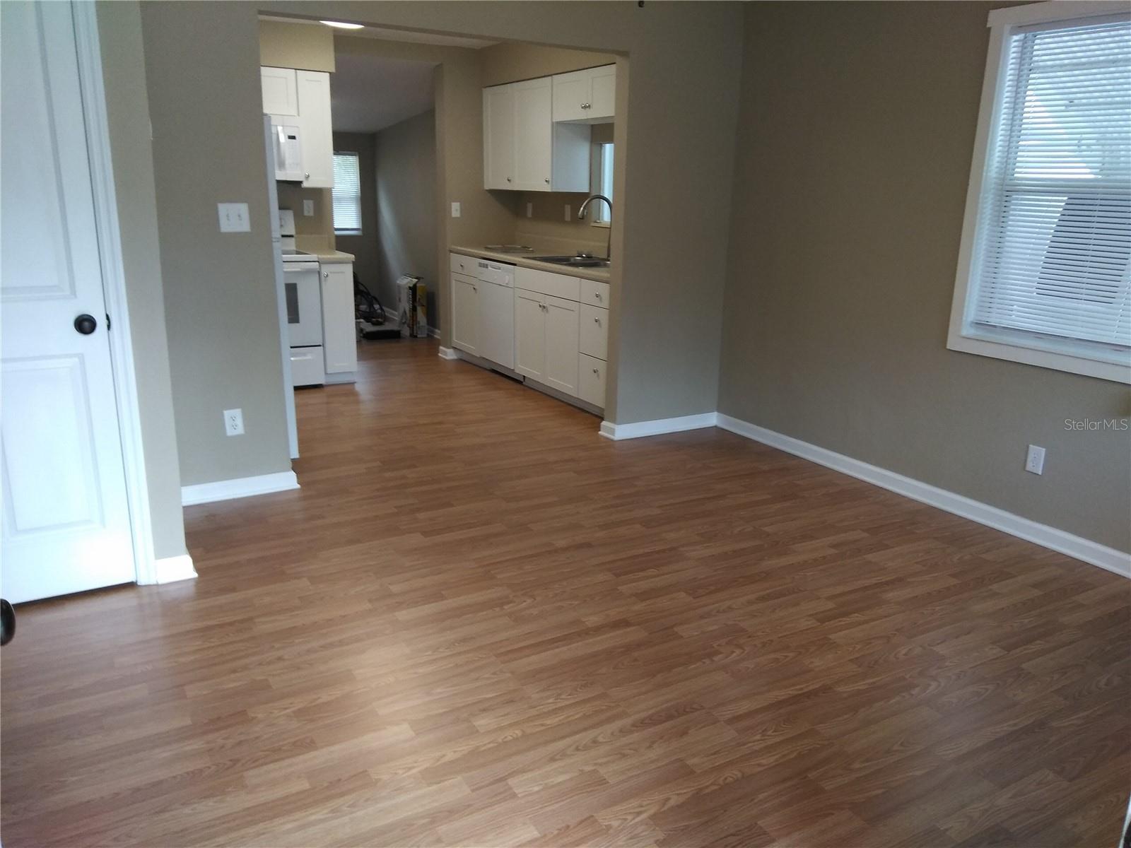 Image 6 of 38 For 910 9th Avenue Sw