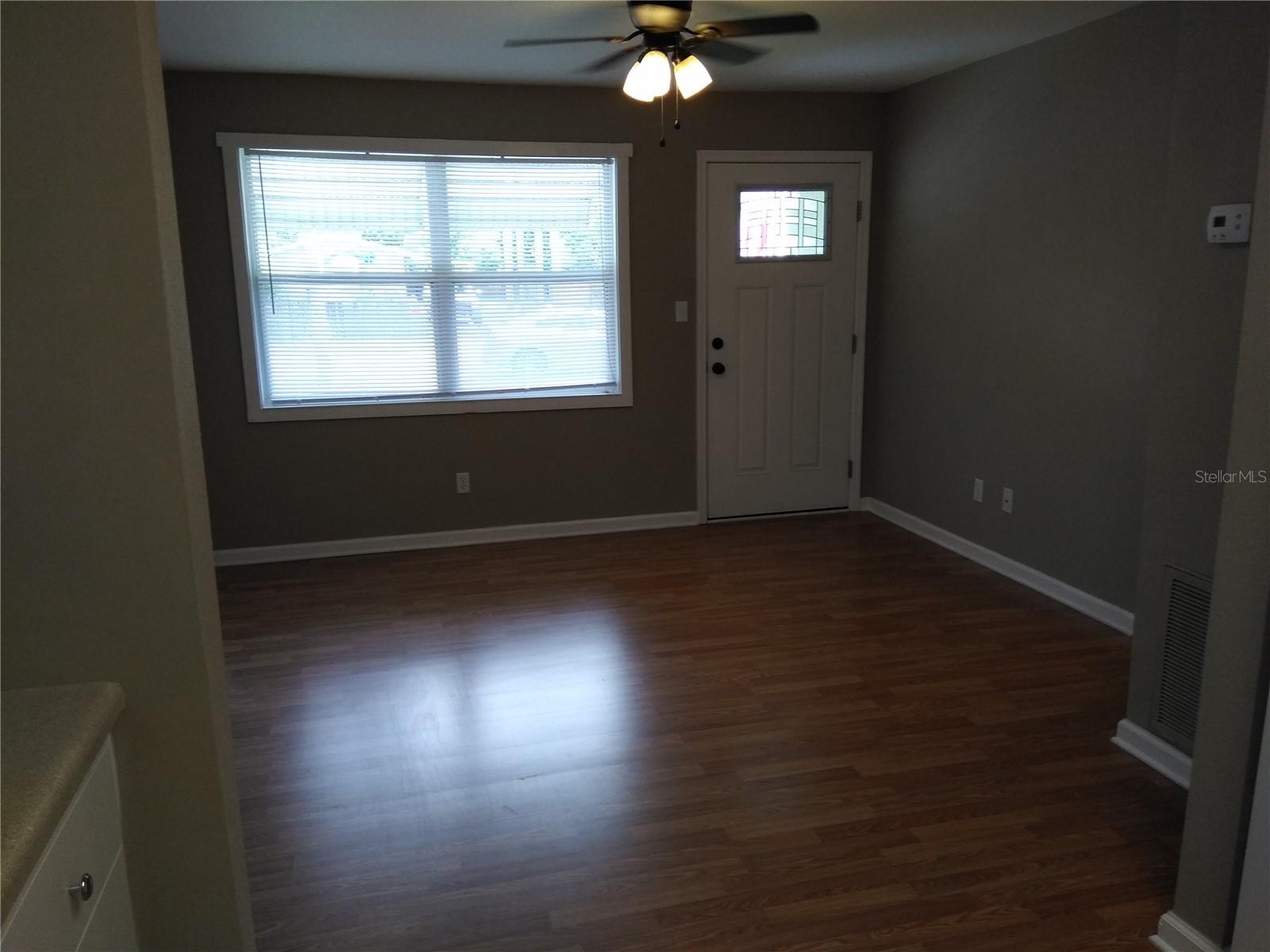 Image 7 of 38 For 910 9th Avenue Sw