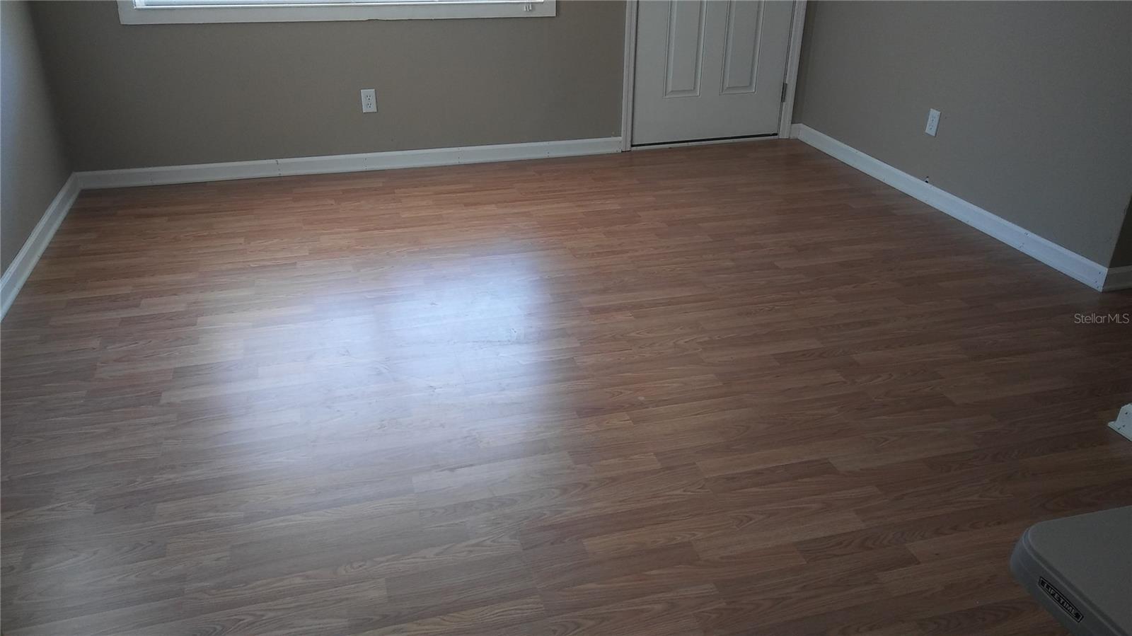 Image 8 of 38 For 910 9th Avenue Sw