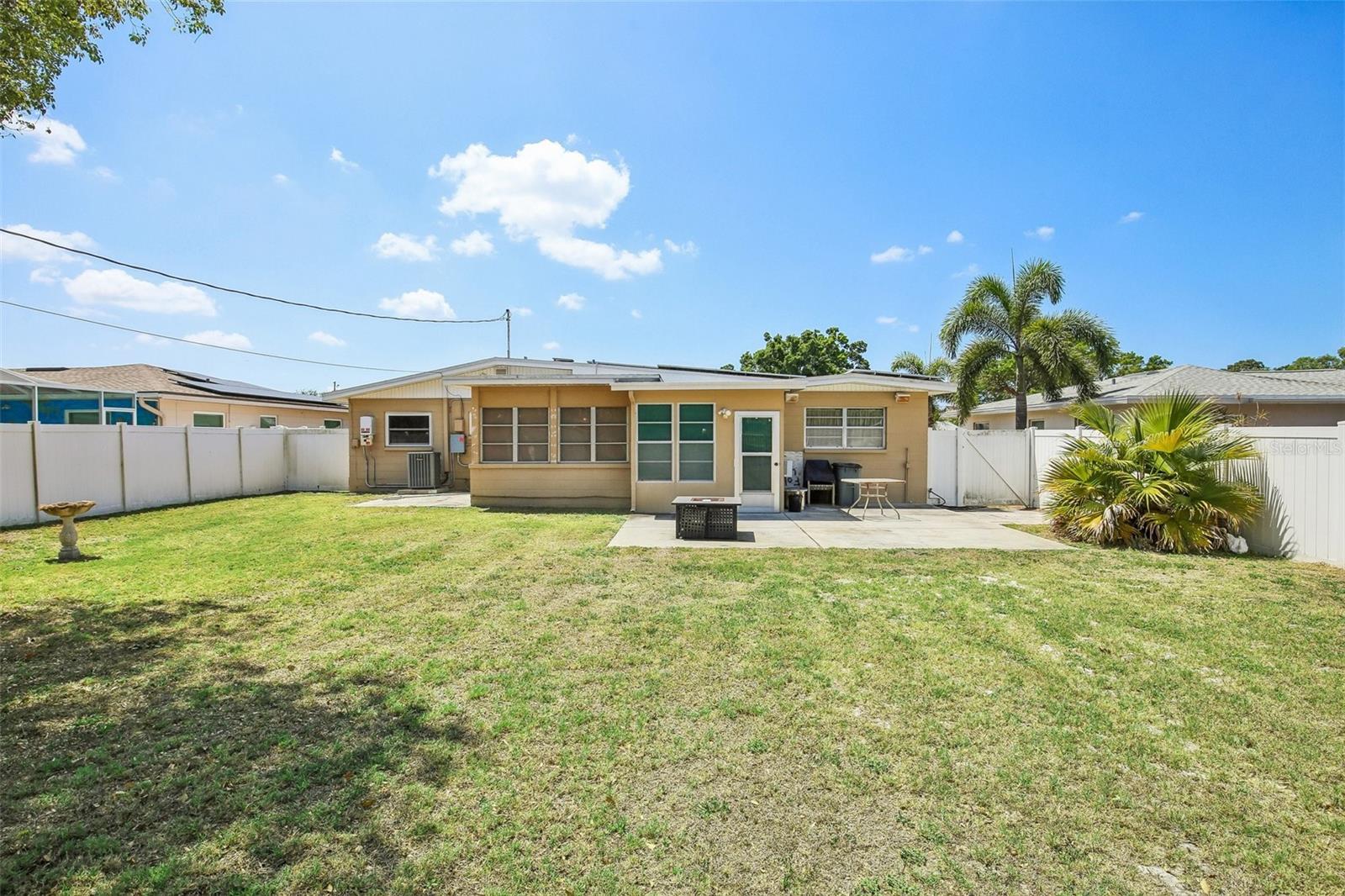 Image 19 of 33 For 10713 59th Avenue