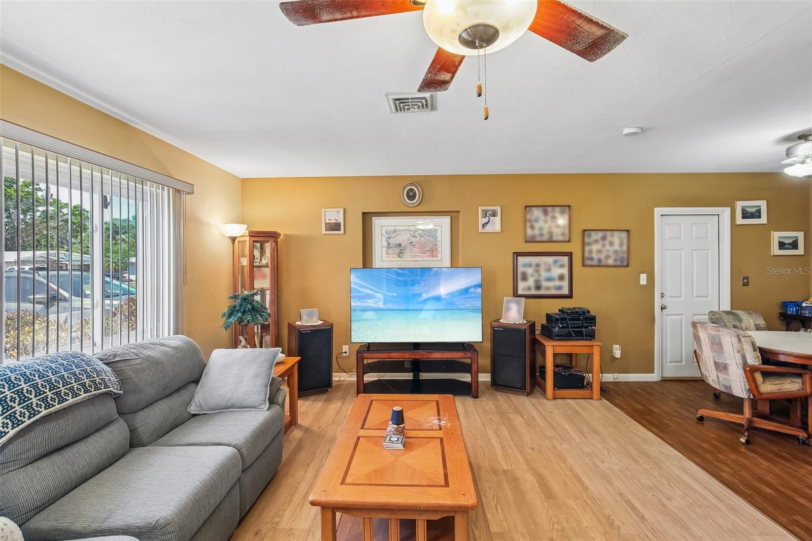 Image 4 of 33 For 10713 59th Avenue