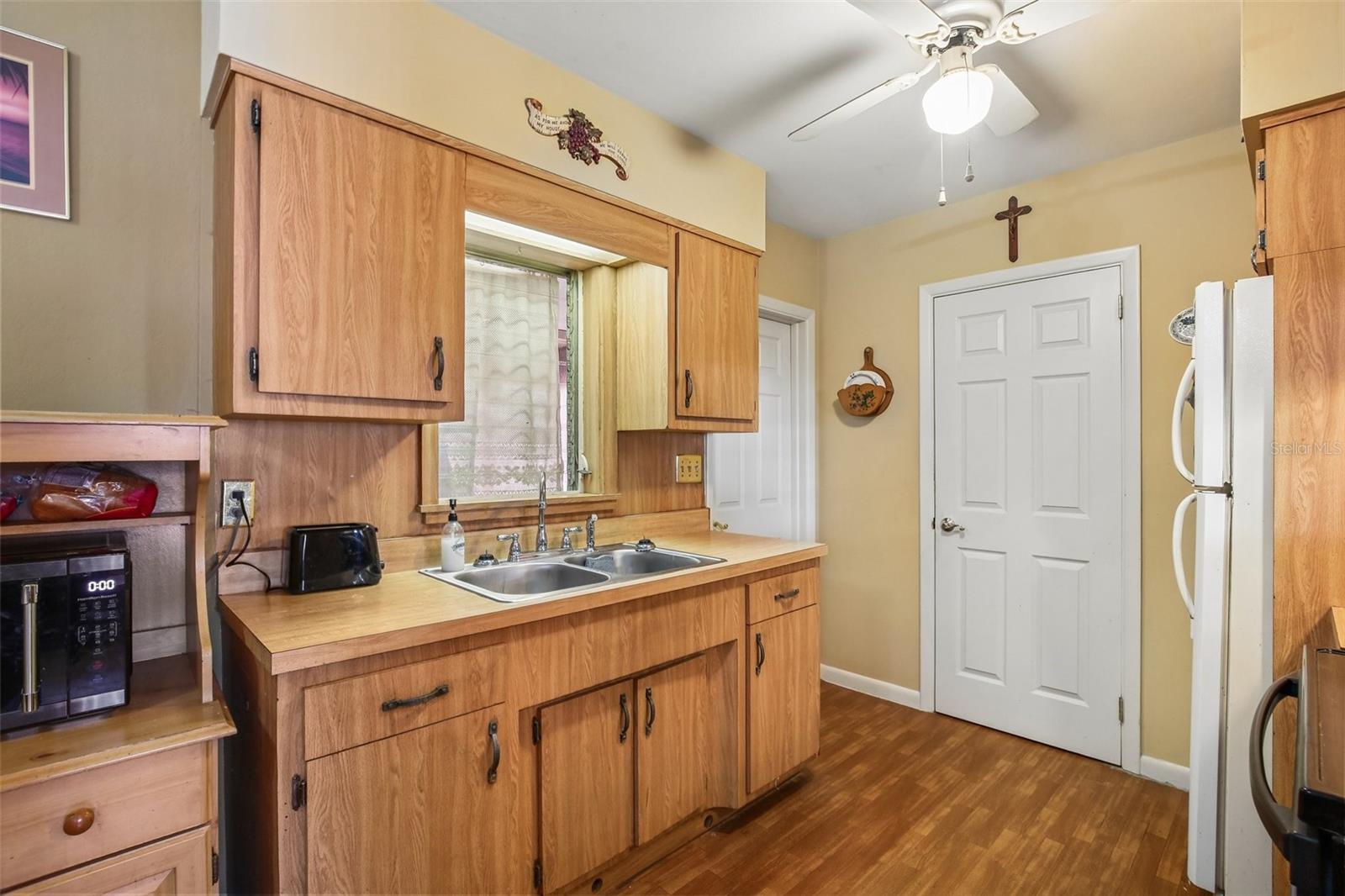 Image 8 of 33 For 10713 59th Avenue