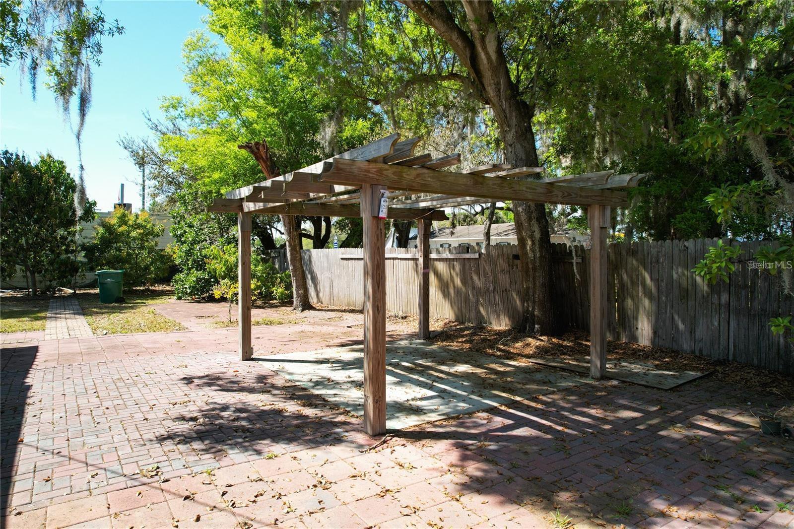 Image 11 of 96 For 25 Chesley Avenue