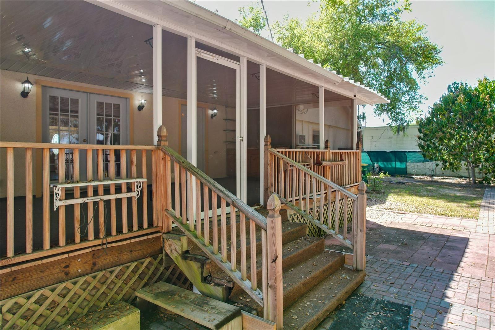 Image 13 of 96 For 25 Chesley Avenue