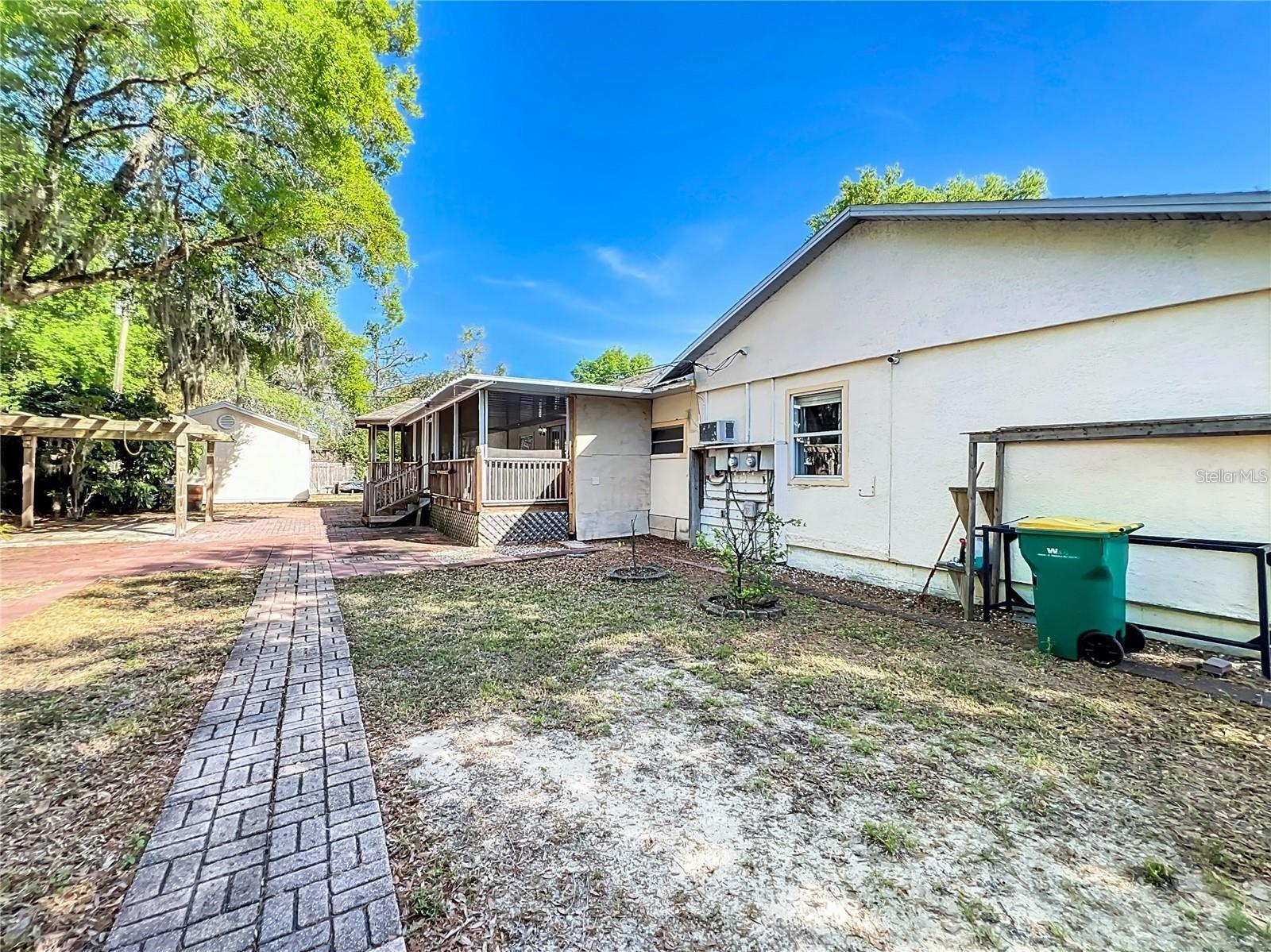 Image 16 of 96 For 25 Chesley Avenue