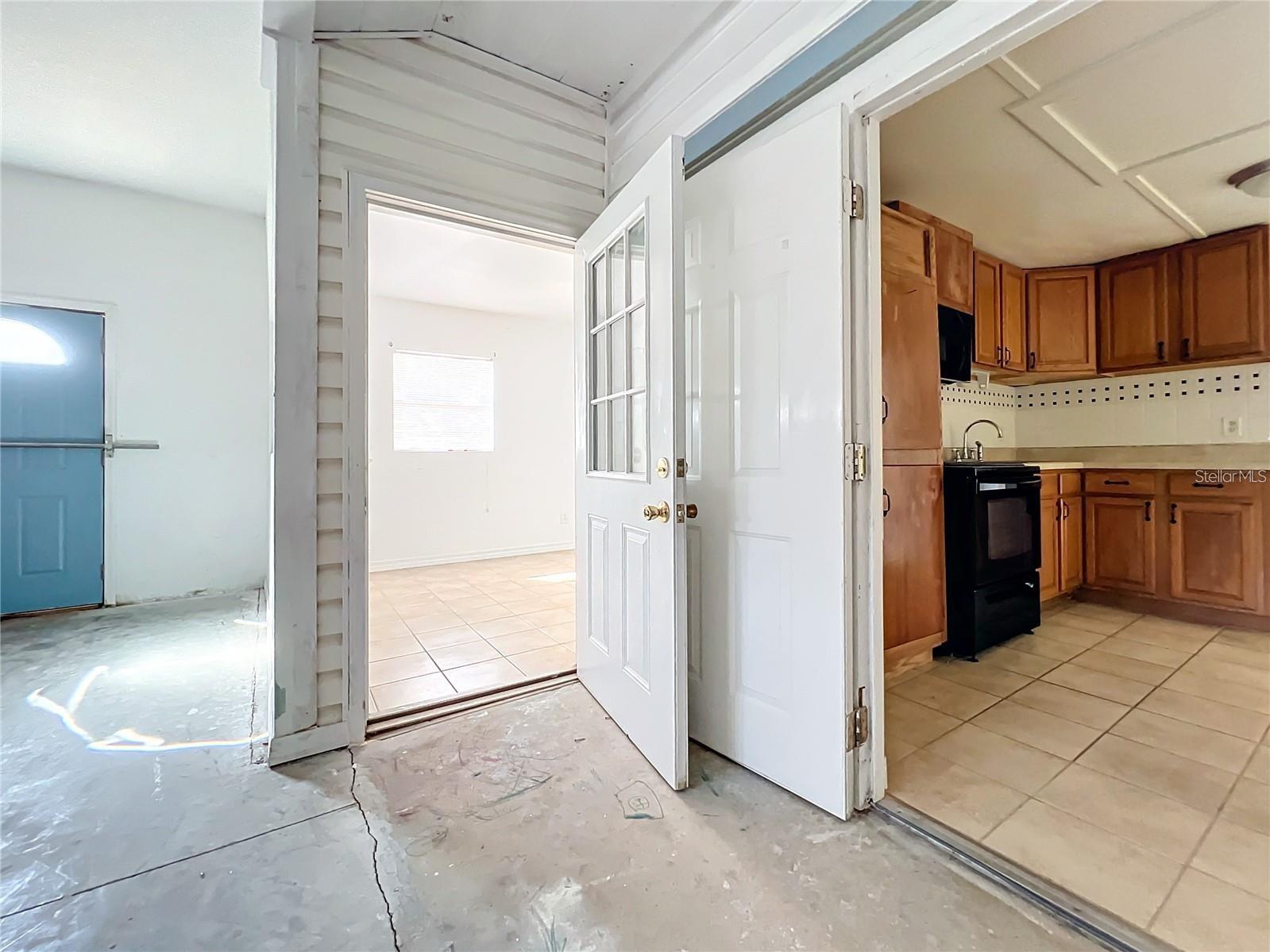 Image 33 of 96 For 25 Chesley Avenue