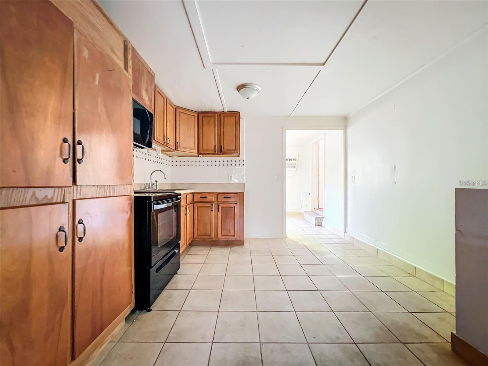 Image 34 of 96 For 25 Chesley Avenue