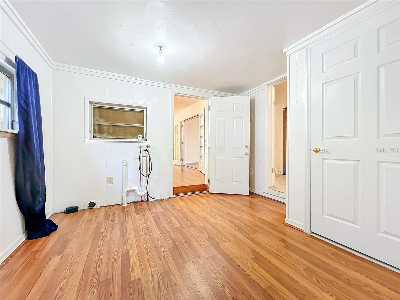 Image 39 of 96 For 25 Chesley Avenue