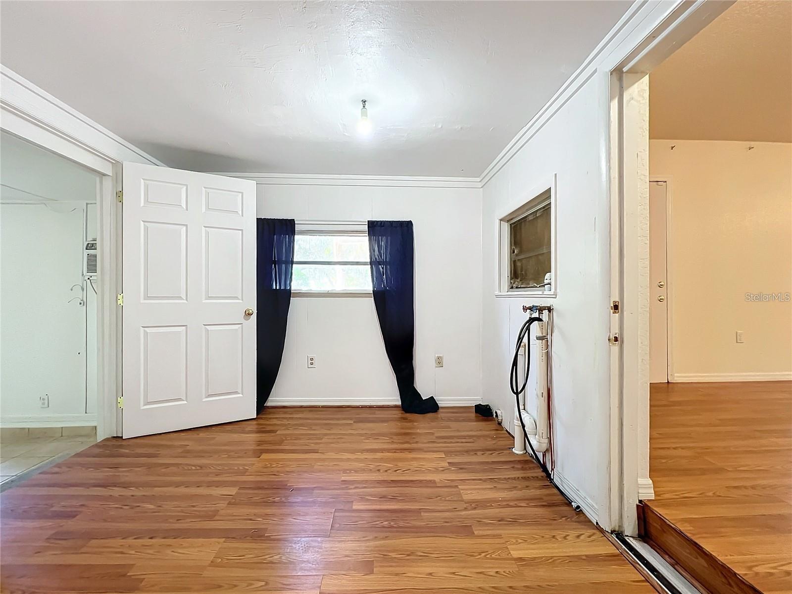 Image 40 of 96 For 25 Chesley Avenue