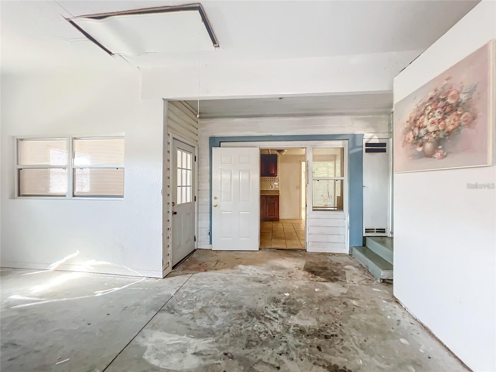 Image 43 of 96 For 25 Chesley Avenue