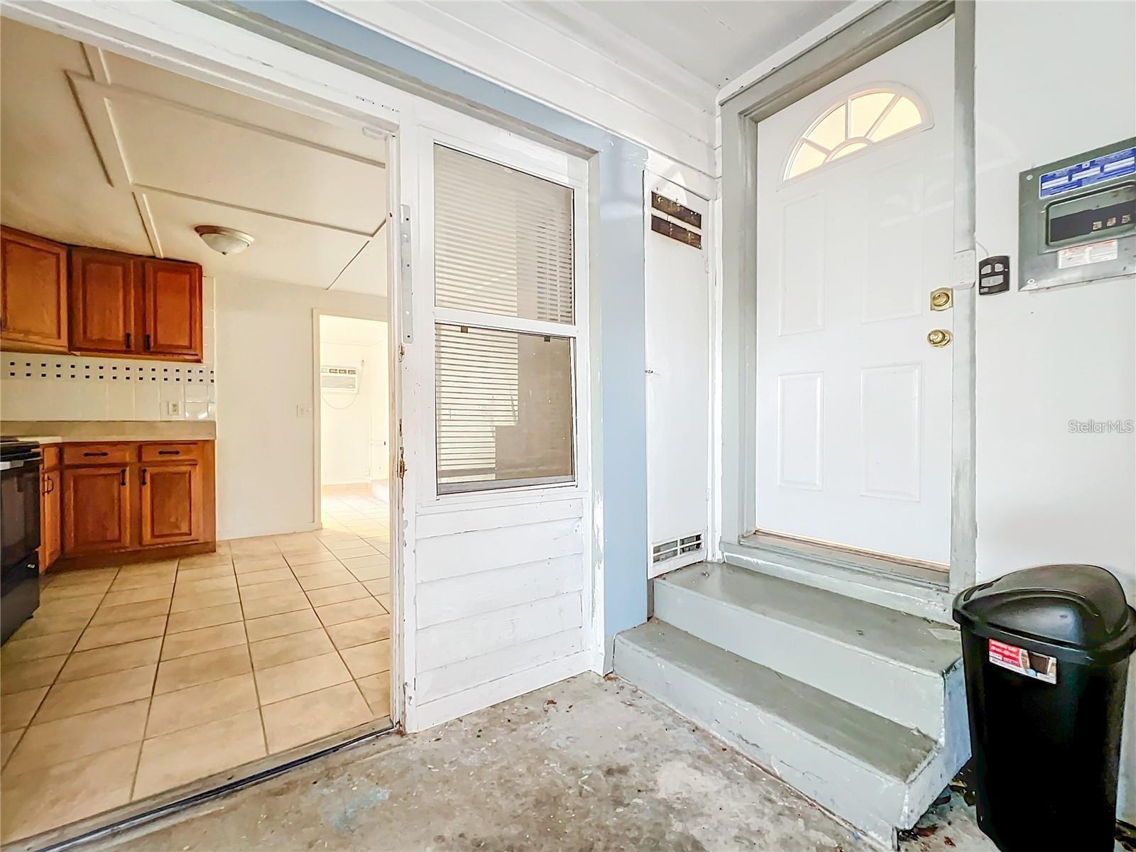 Image 44 of 96 For 25 Chesley Avenue