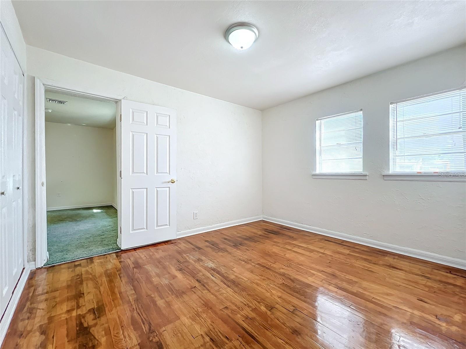 Image 53 of 96 For 25 Chesley Avenue