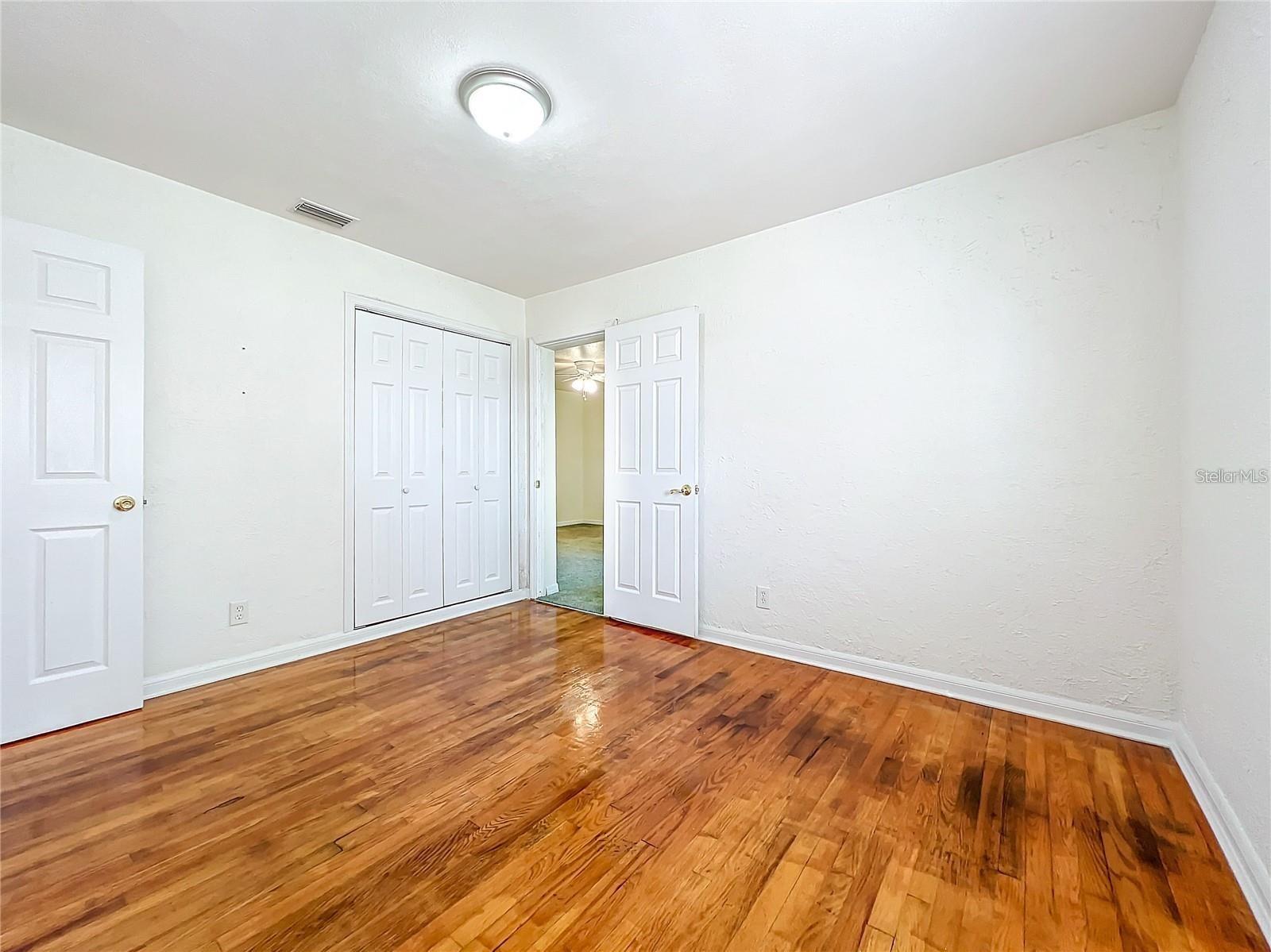 Image 54 of 96 For 25 Chesley Avenue