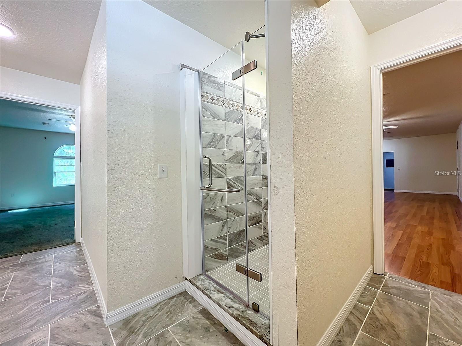 Image 60 of 96 For 25 Chesley Avenue