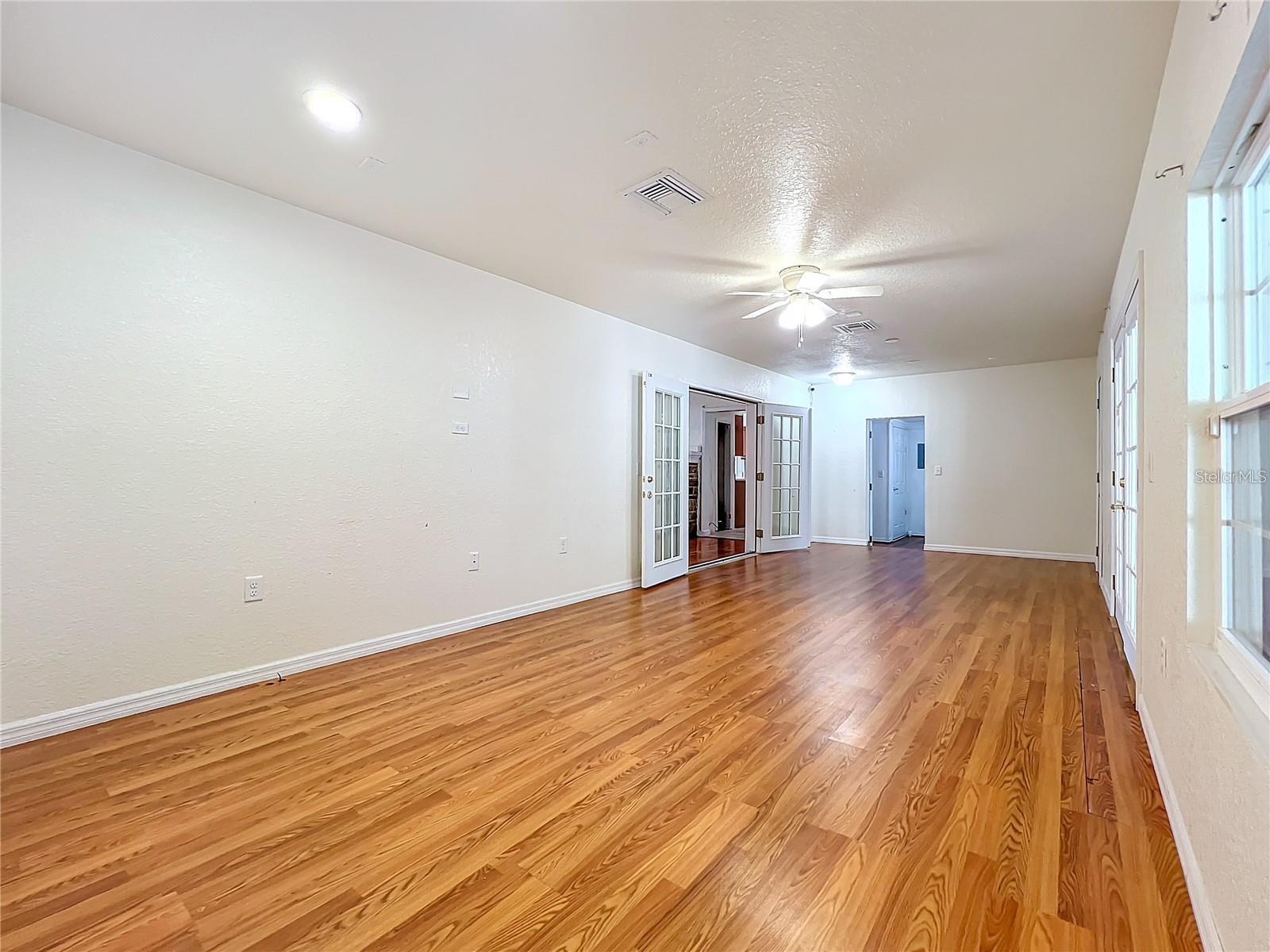 Image 65 of 96 For 25 Chesley Avenue