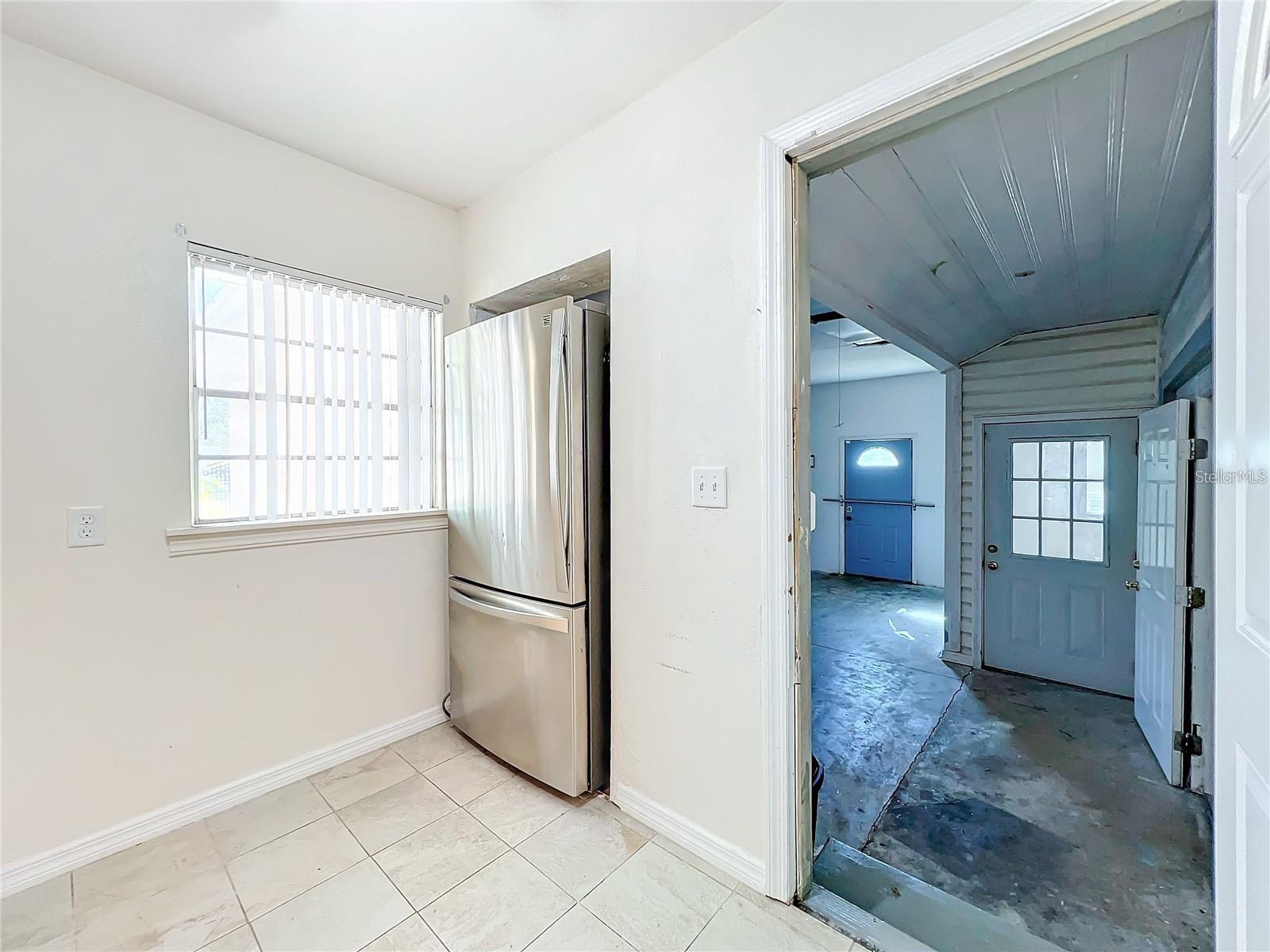 Image 69 of 96 For 25 Chesley Avenue