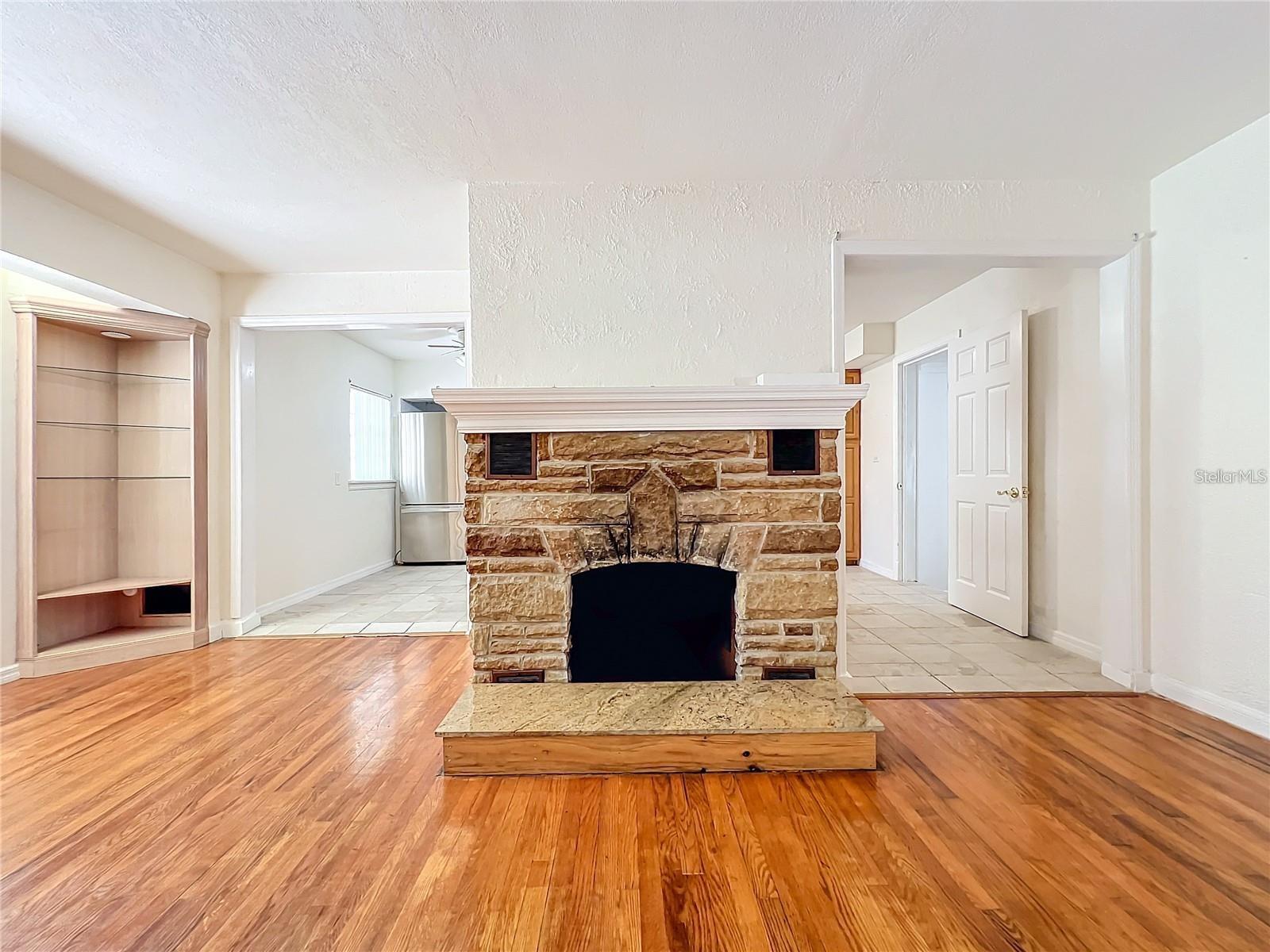 Image 77 of 96 For 25 Chesley Avenue