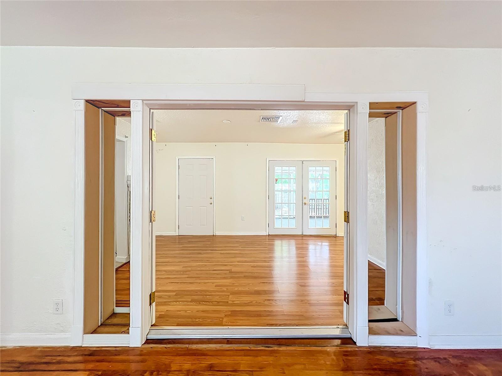 Image 78 of 96 For 25 Chesley Avenue