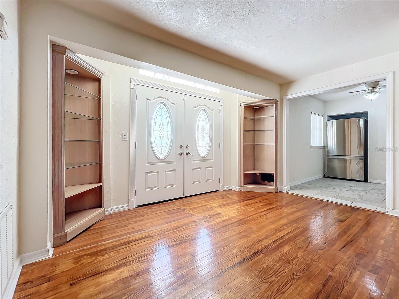 Image 82 of 96 For 25 Chesley Avenue