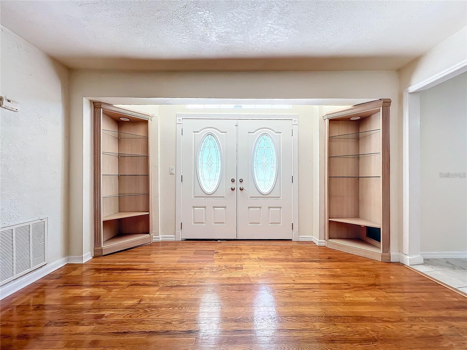 Image 83 of 96 For 25 Chesley Avenue