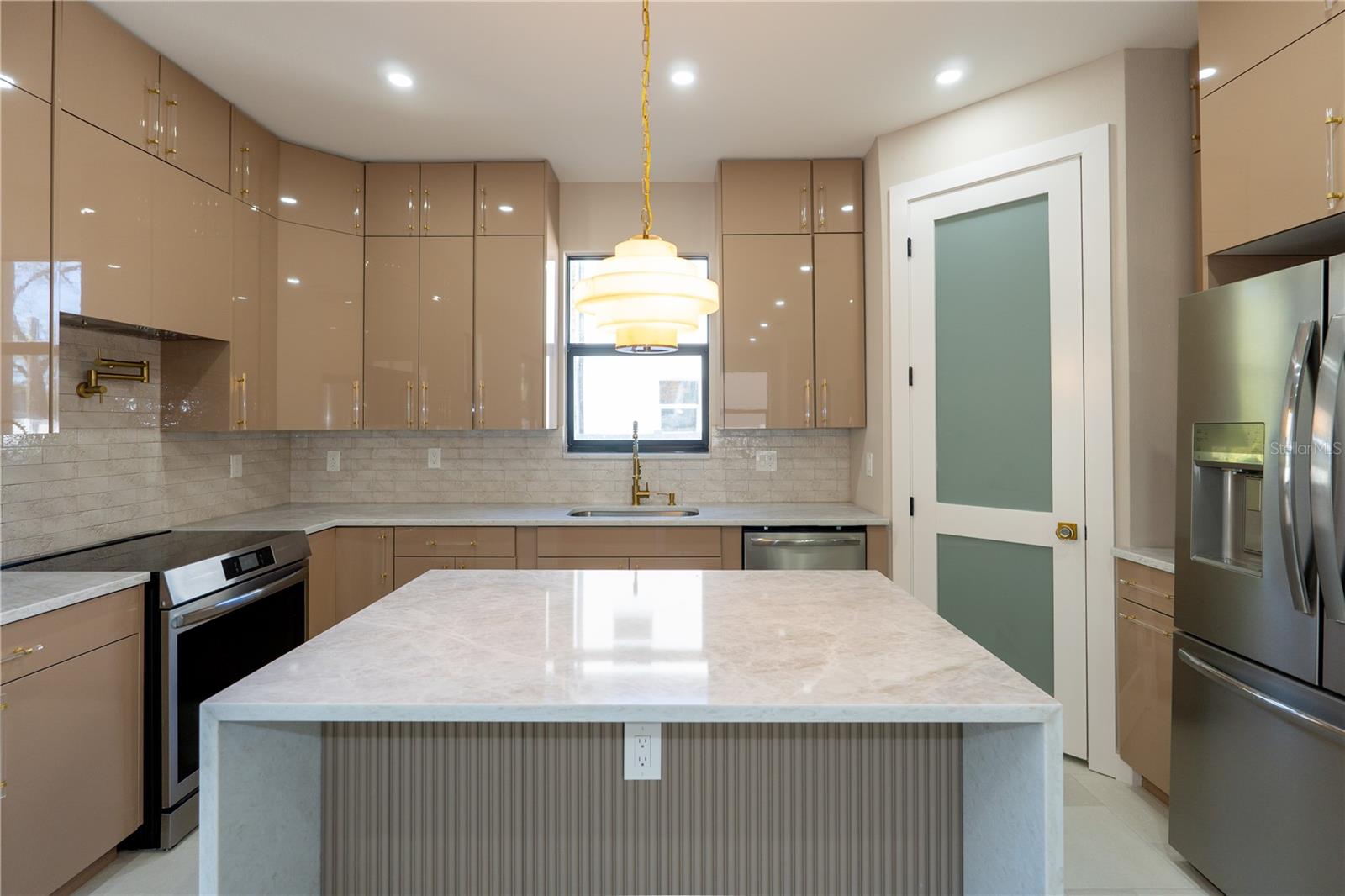 Image 11 of 50 For 7619 Amherst Street