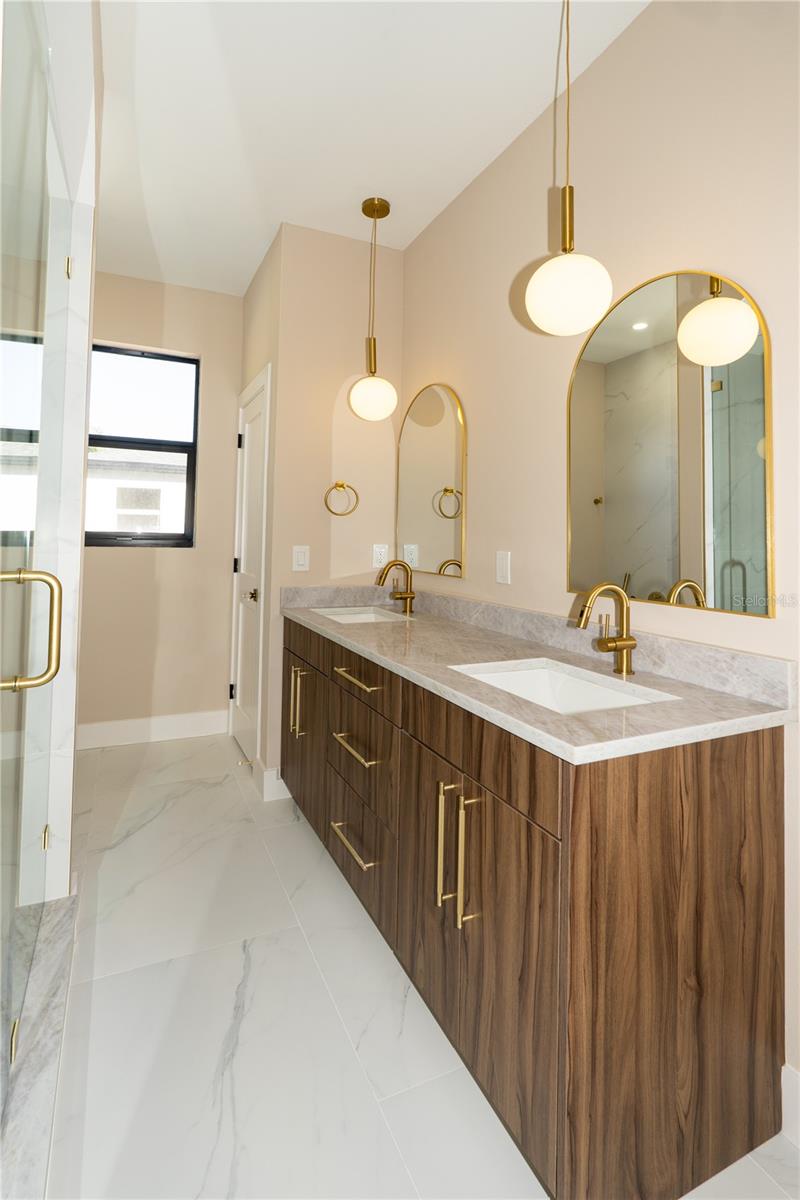 Image 22 of 50 For 7619 Amherst Street