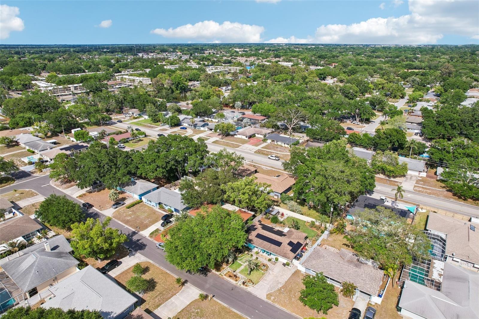 Listing photo id 31 for 657 Marjon Avenue