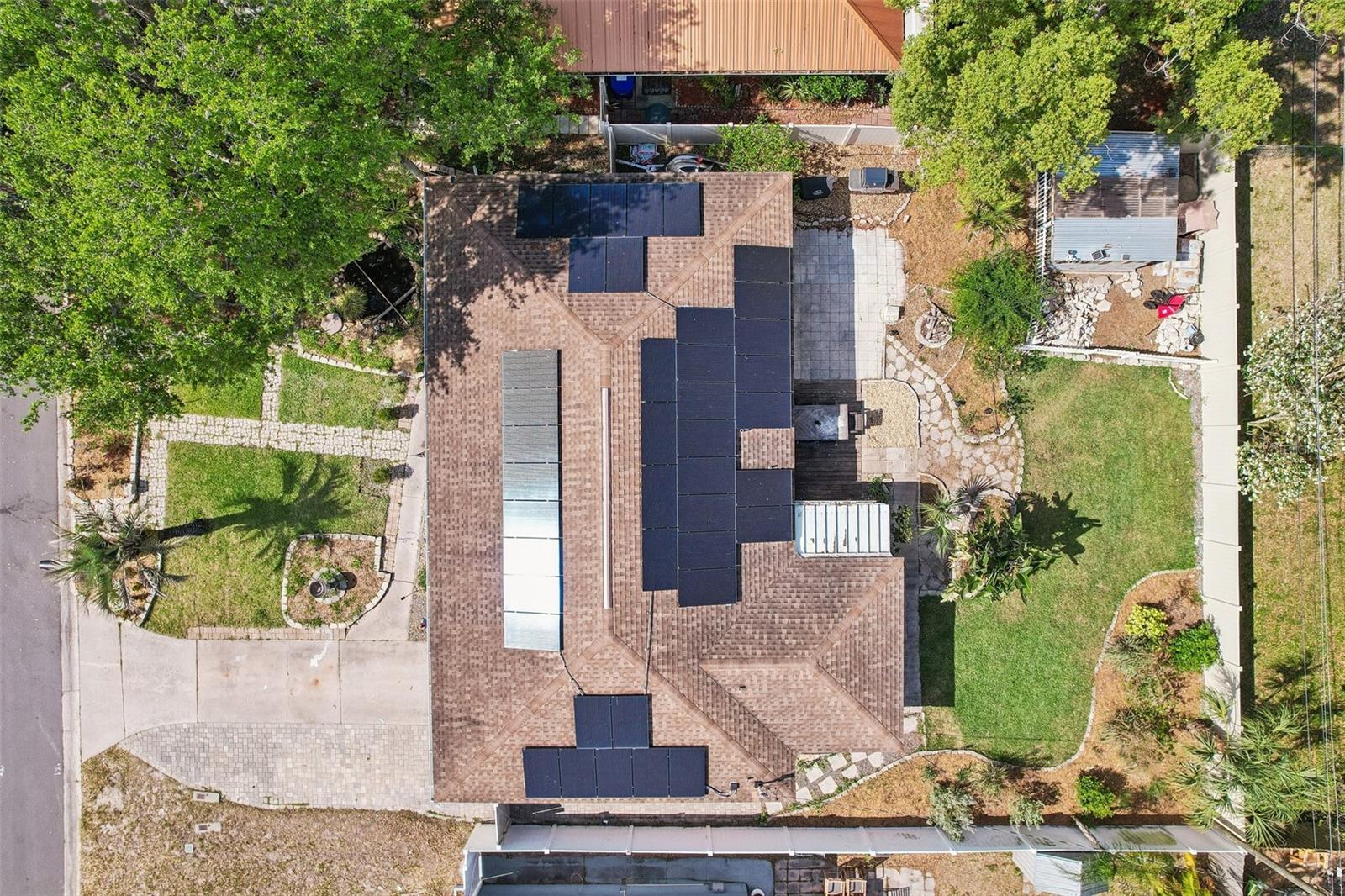 Listing photo id 38 for 657 Marjon Avenue