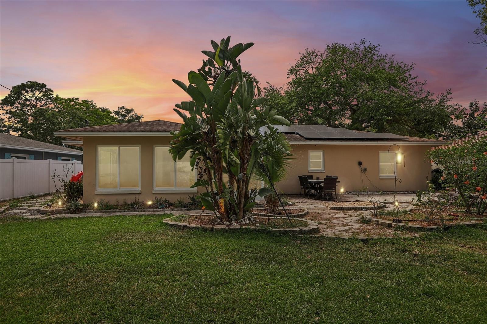 Listing photo id 39 for 657 Marjon Avenue