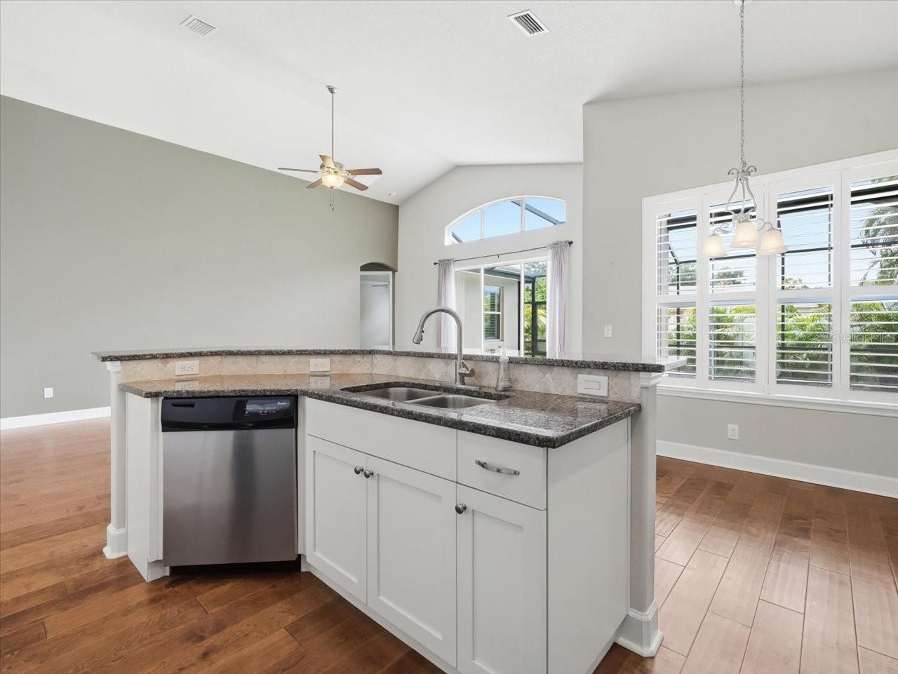 Image 27 of 65 For 2514 Summerdale Court