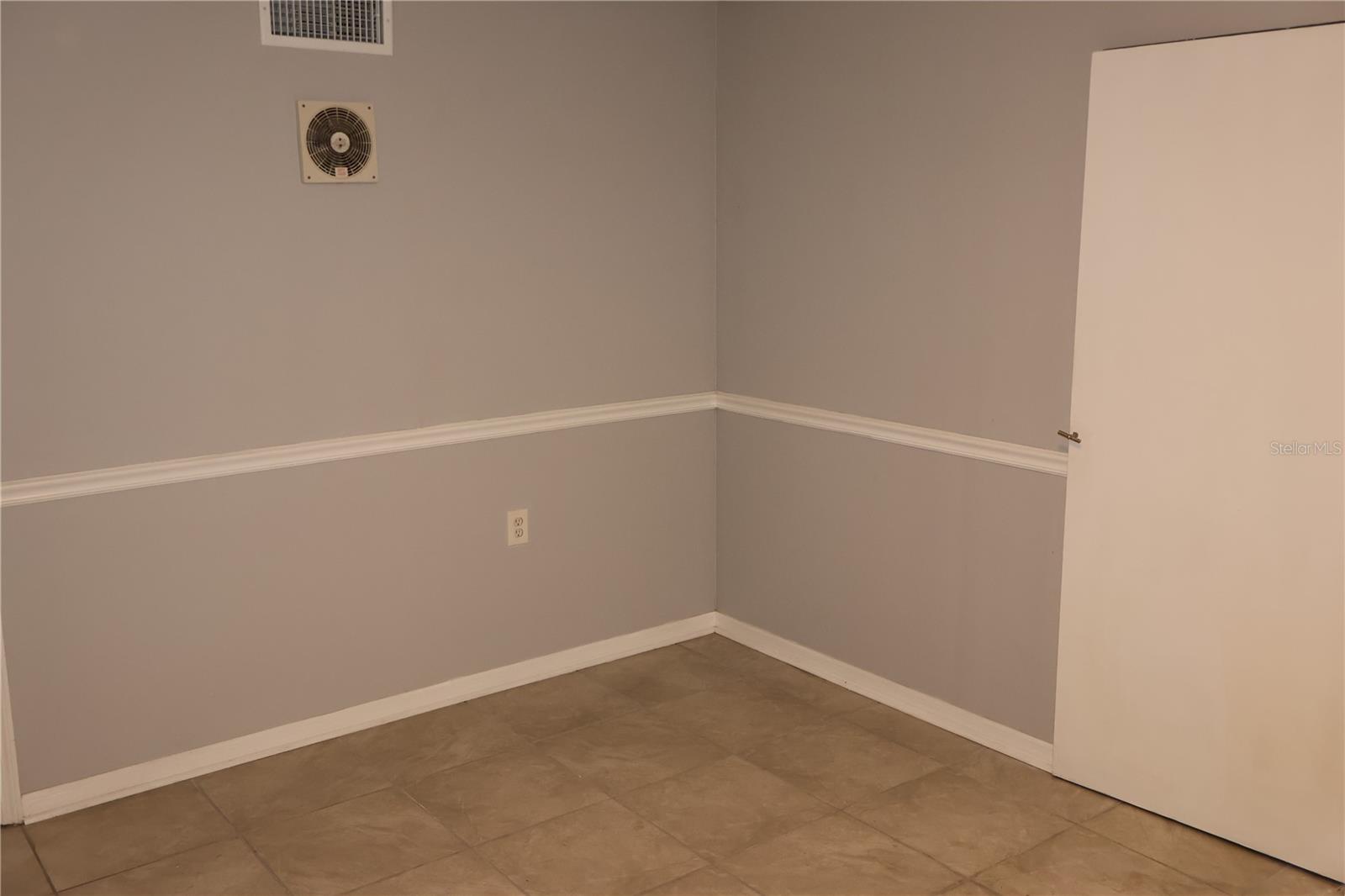 Image 14 of 30 For 7609 Abbey Lane B