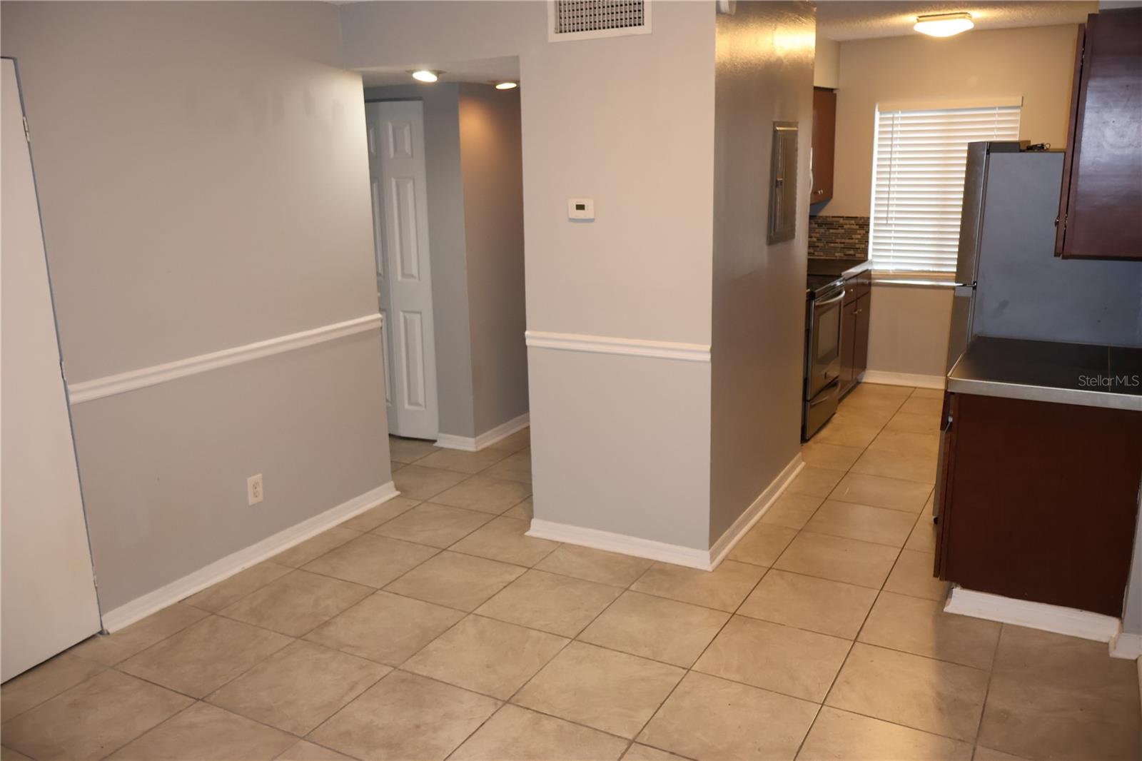 Image 4 of 30 For 7609 Abbey Lane B