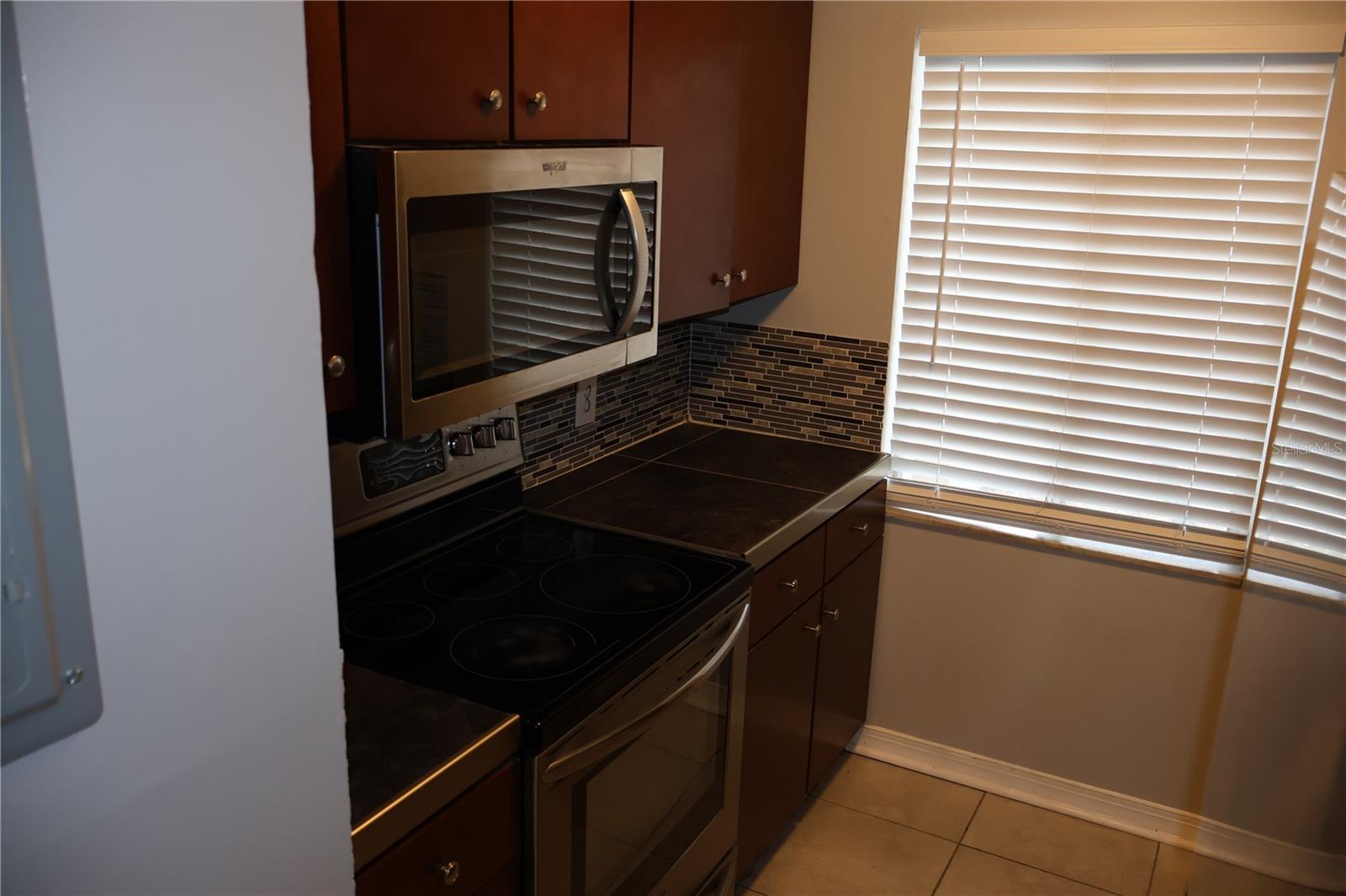 Image 6 of 30 For 7609 Abbey Lane B