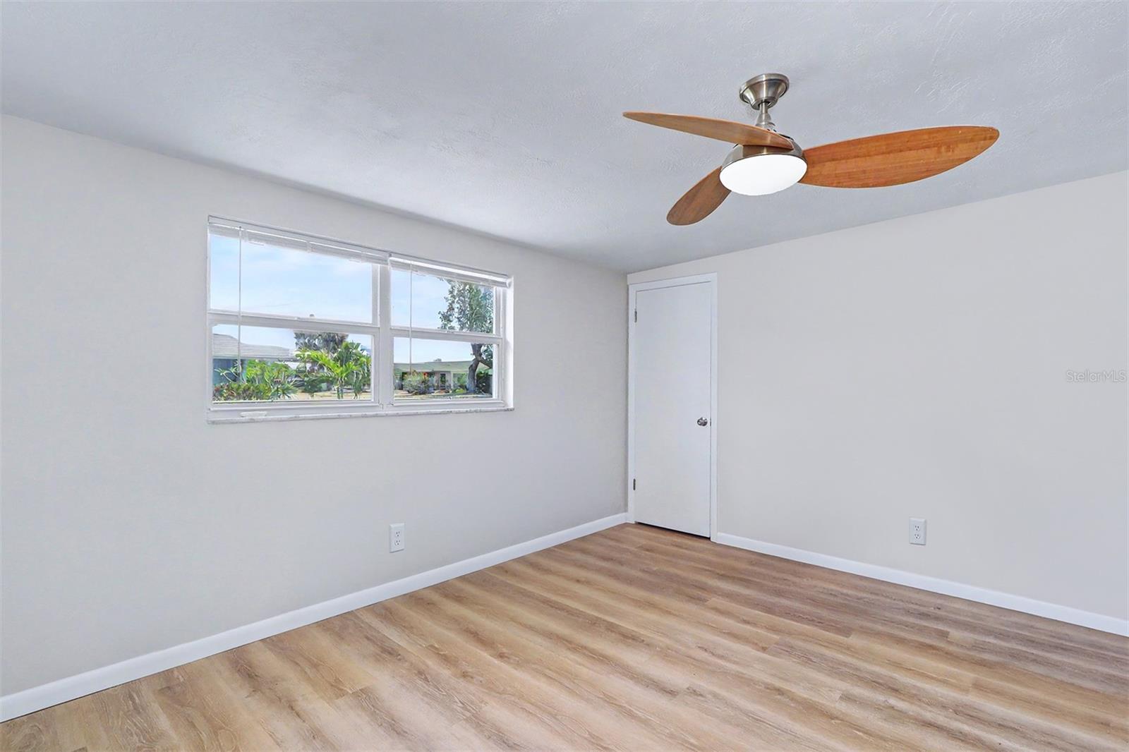 Image 29 of 34 For 7901 3rd Street N