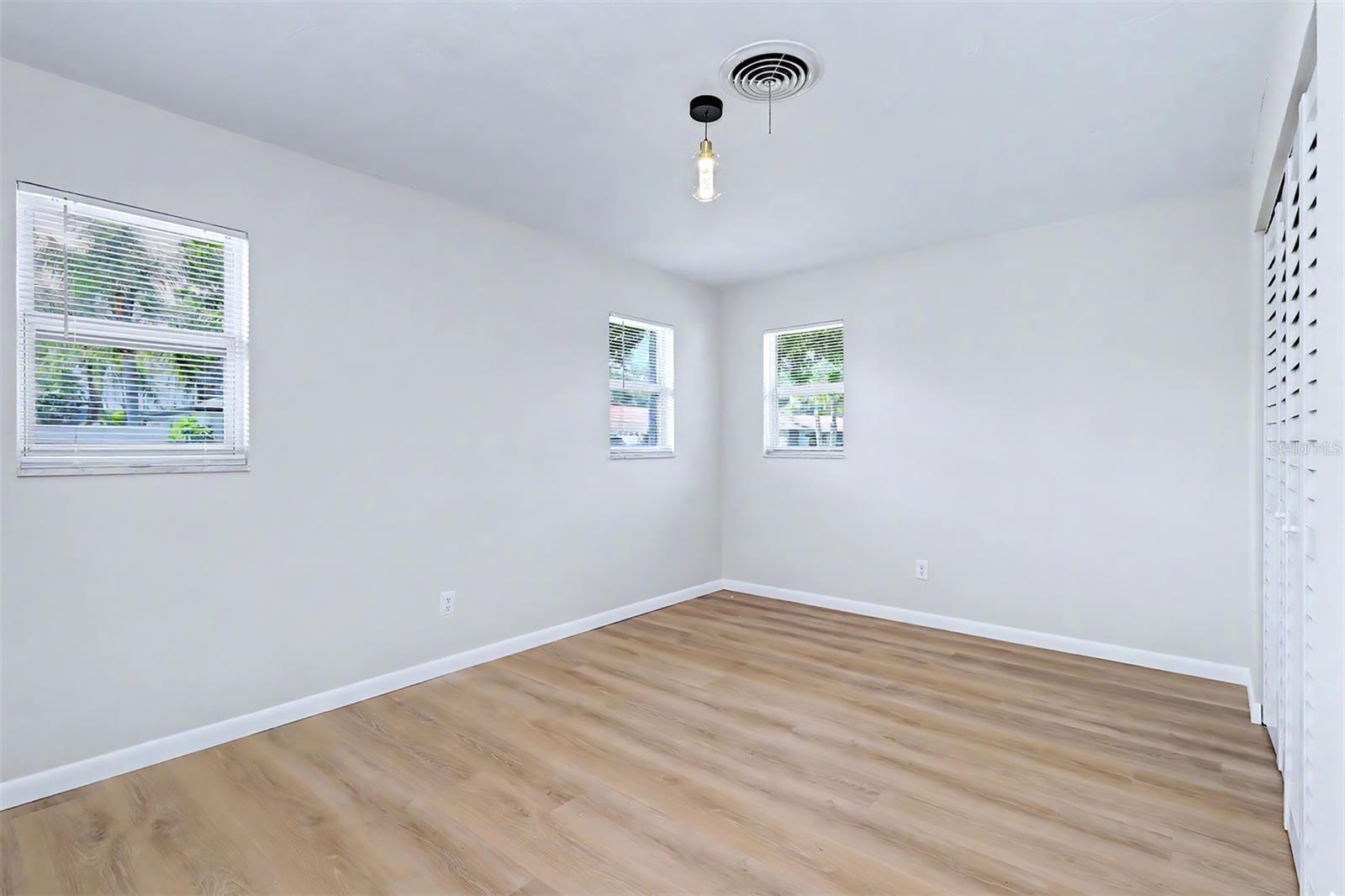 Image 31 of 34 For 7901 3rd Street N