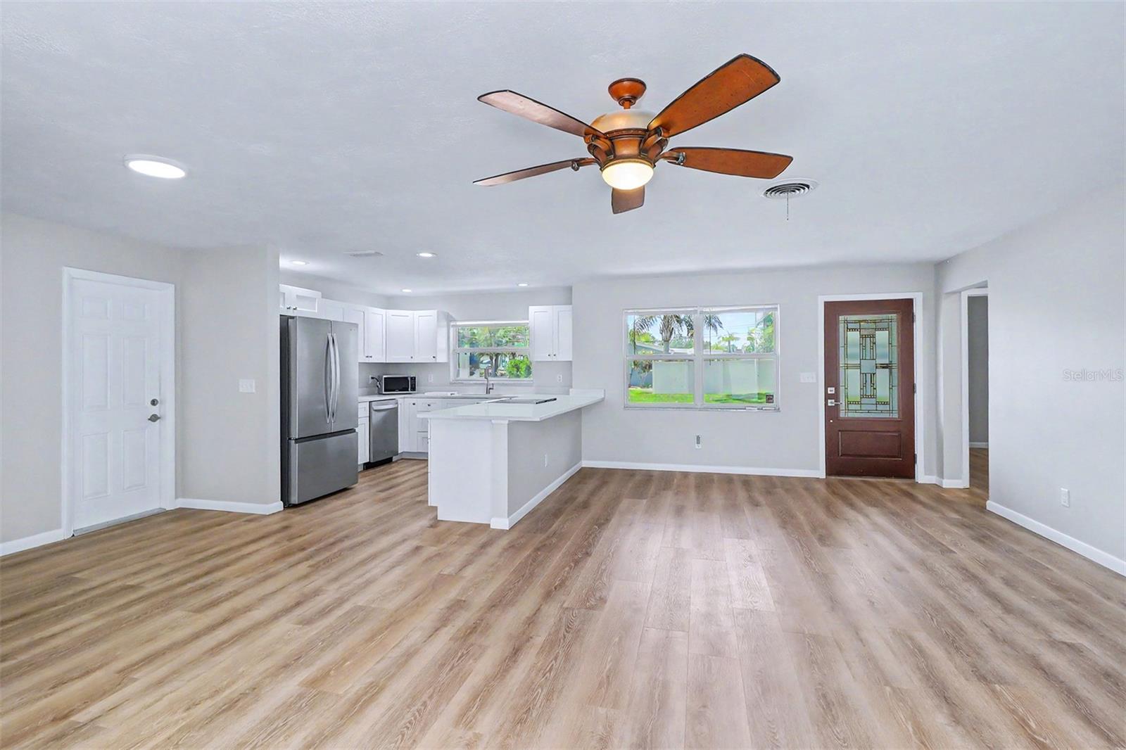 Image 5 of 34 For 7901 3rd Street N