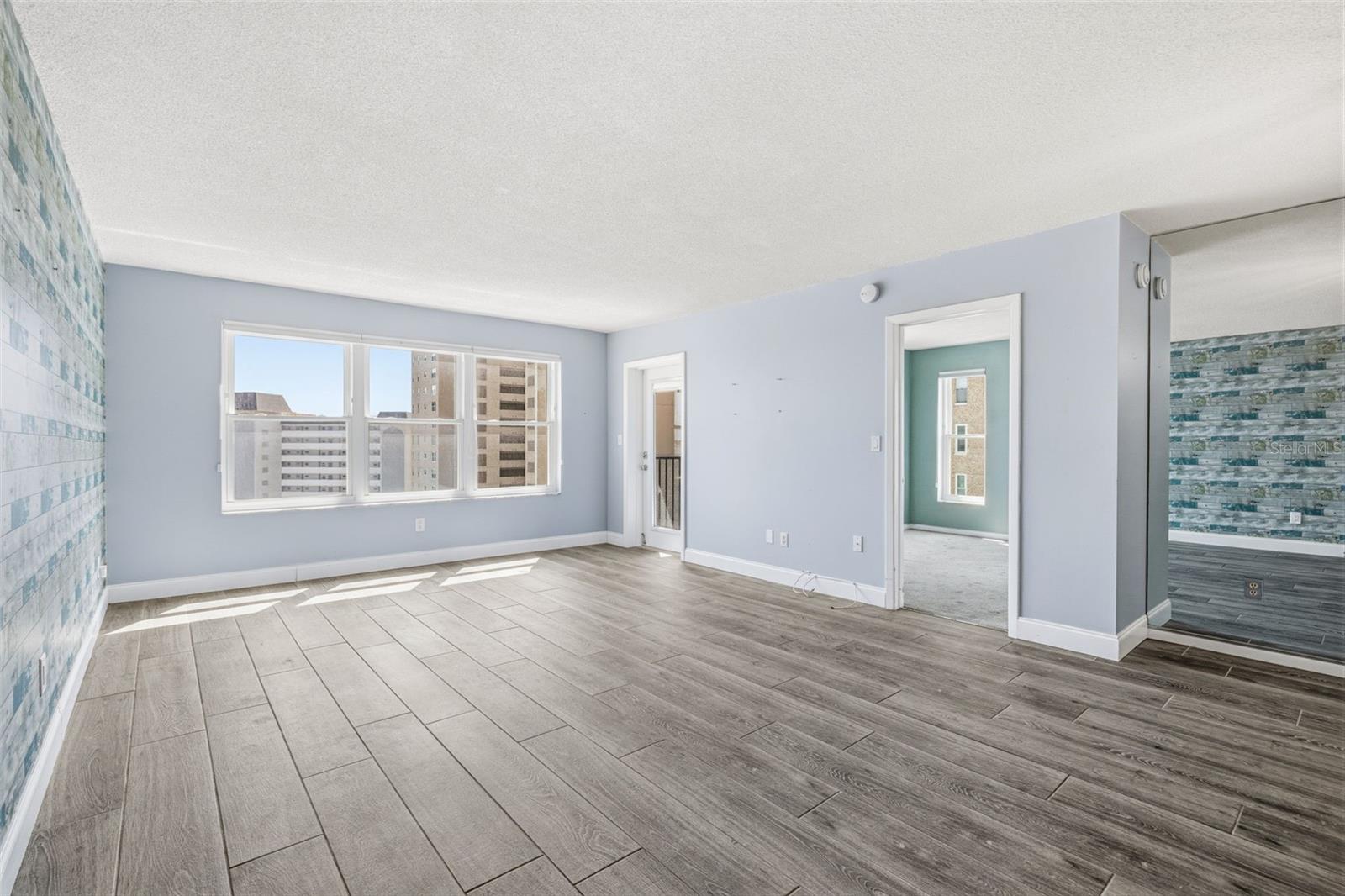 Image 12 of 44 For 5220 Brittany Dr S  901