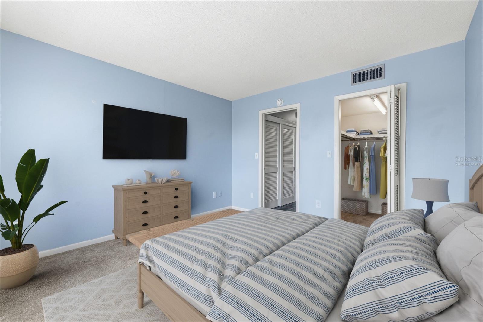 Image 24 of 44 For 5220 Brittany Dr S  901