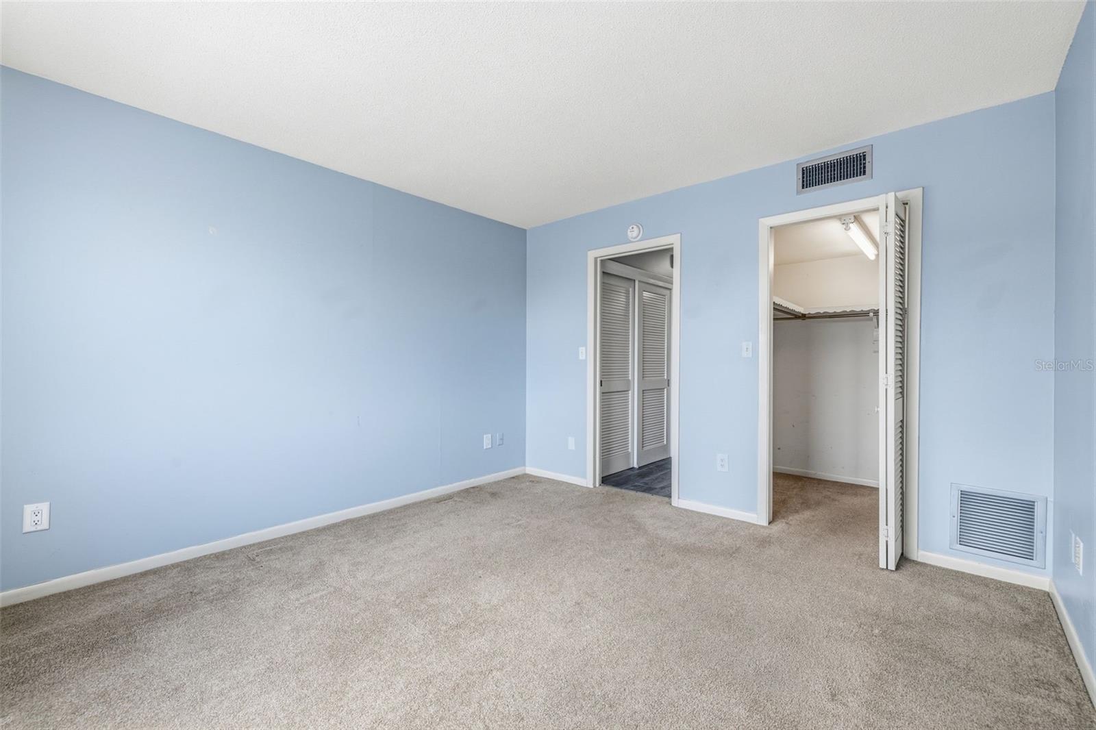 Image 25 of 44 For 5220 Brittany Dr S  901