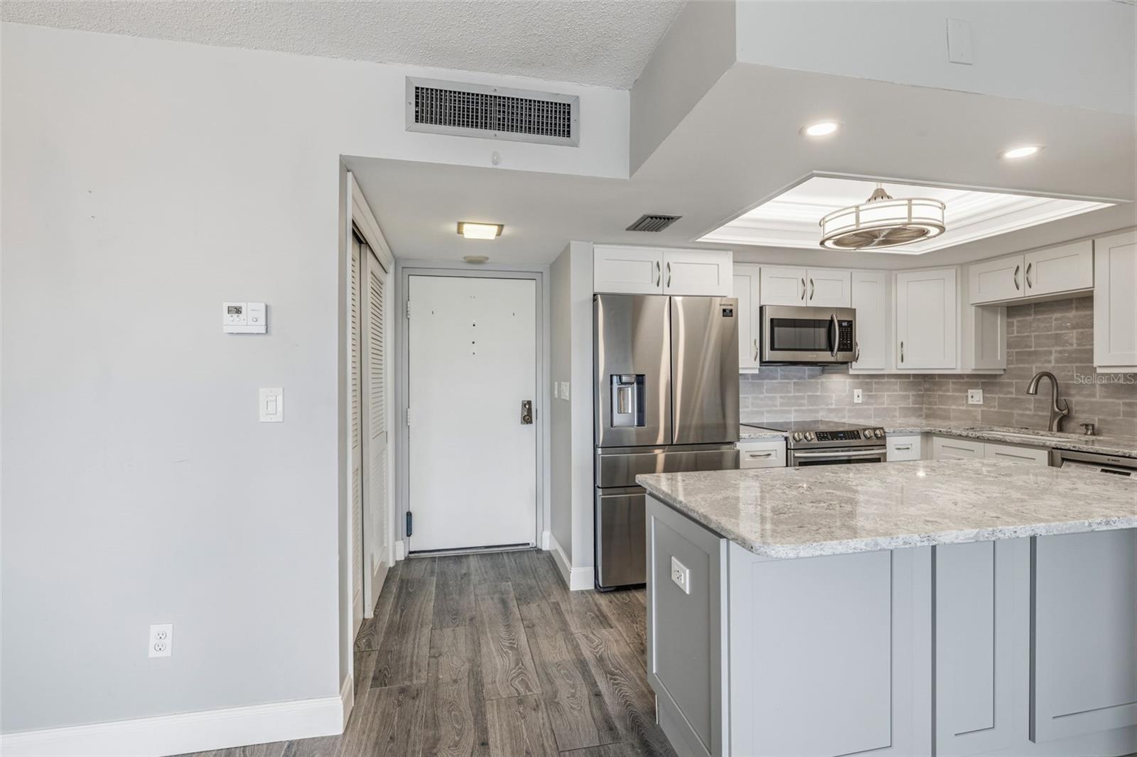 Image 4 of 44 For 5220 Brittany Dr S  901