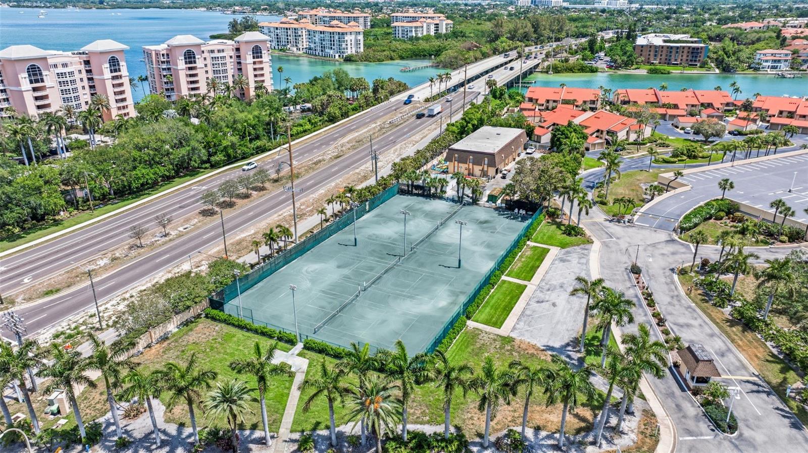 Image 43 of 44 For 5220 Brittany Dr S  901