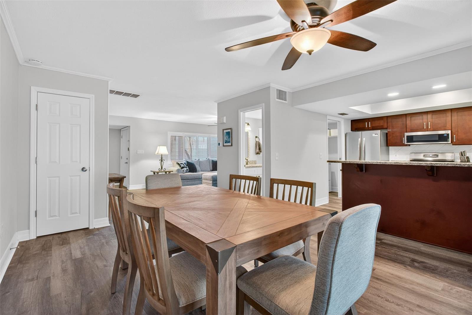 Image 11 of 34 For 6660 Cape Hatteras Way Ne 2